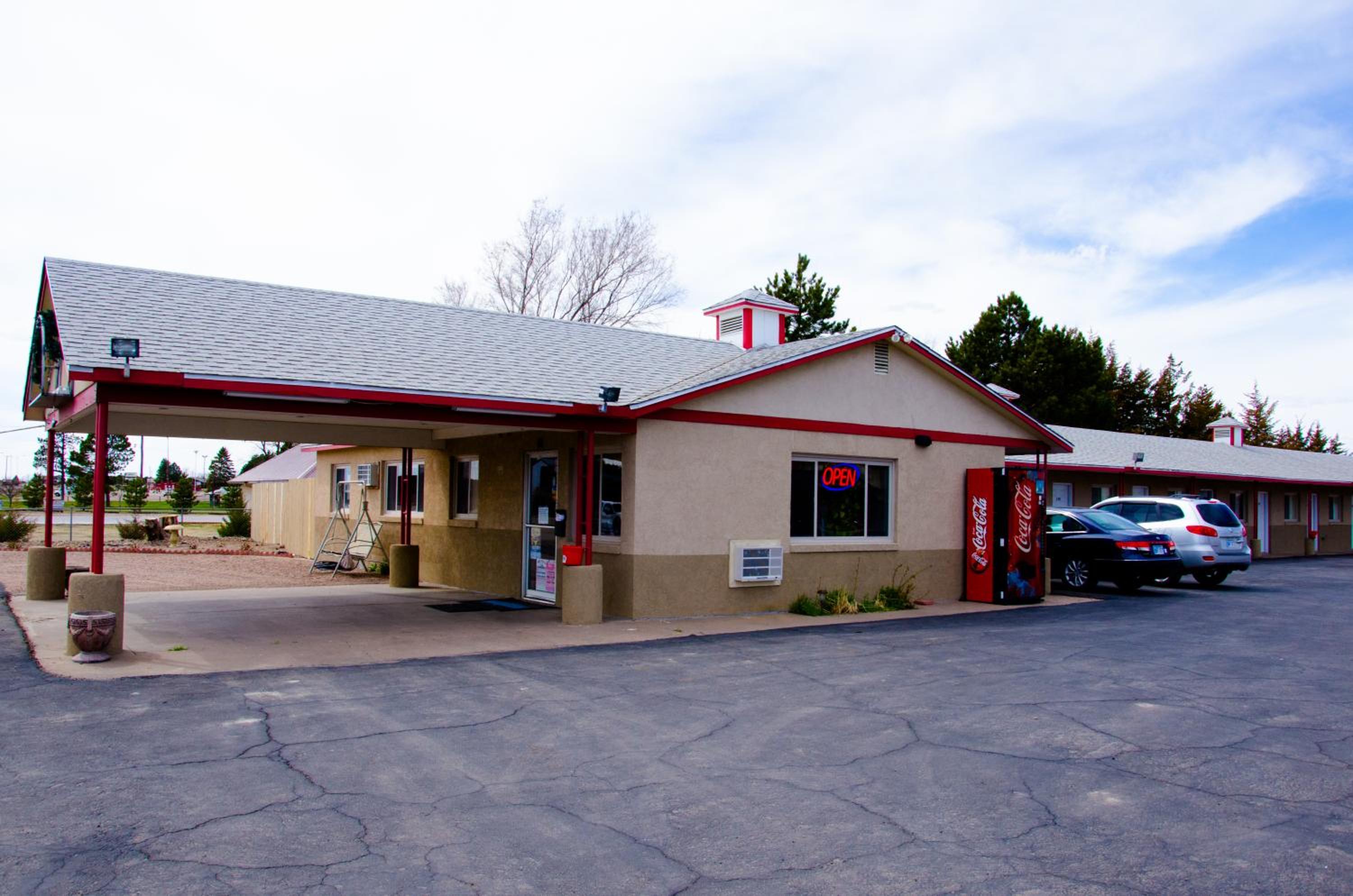 Budget Inn & Suites Colby view 5