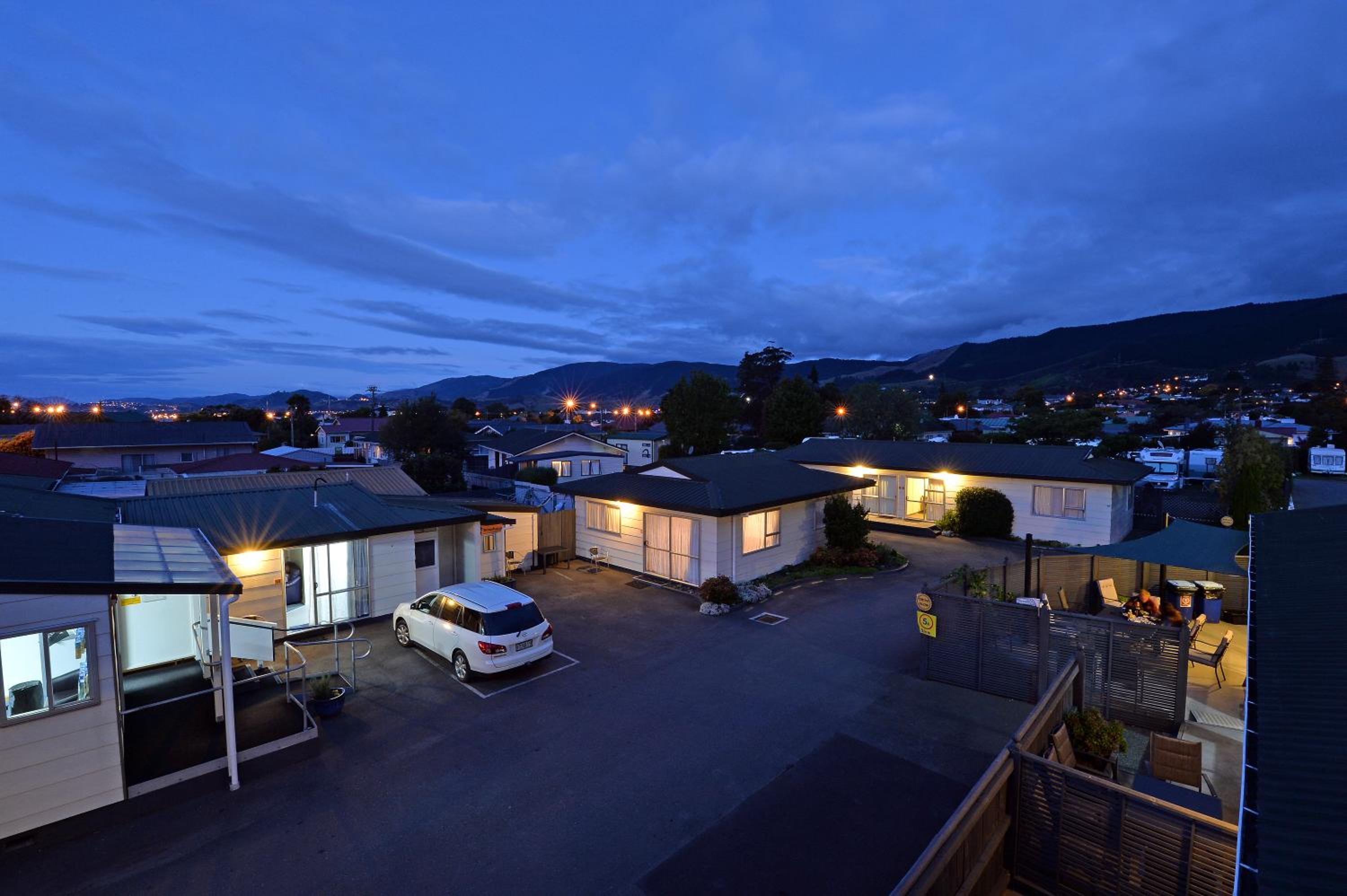 Hotel Richmond Motel and Holiday Park - Image 1