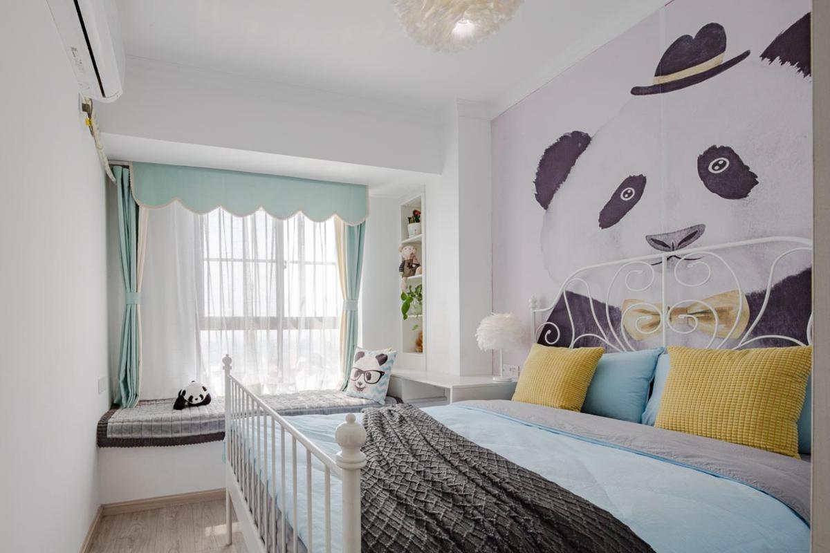 Chengdu Chenghua·Giant Panda Breeding Base Locals Apartment 00169920