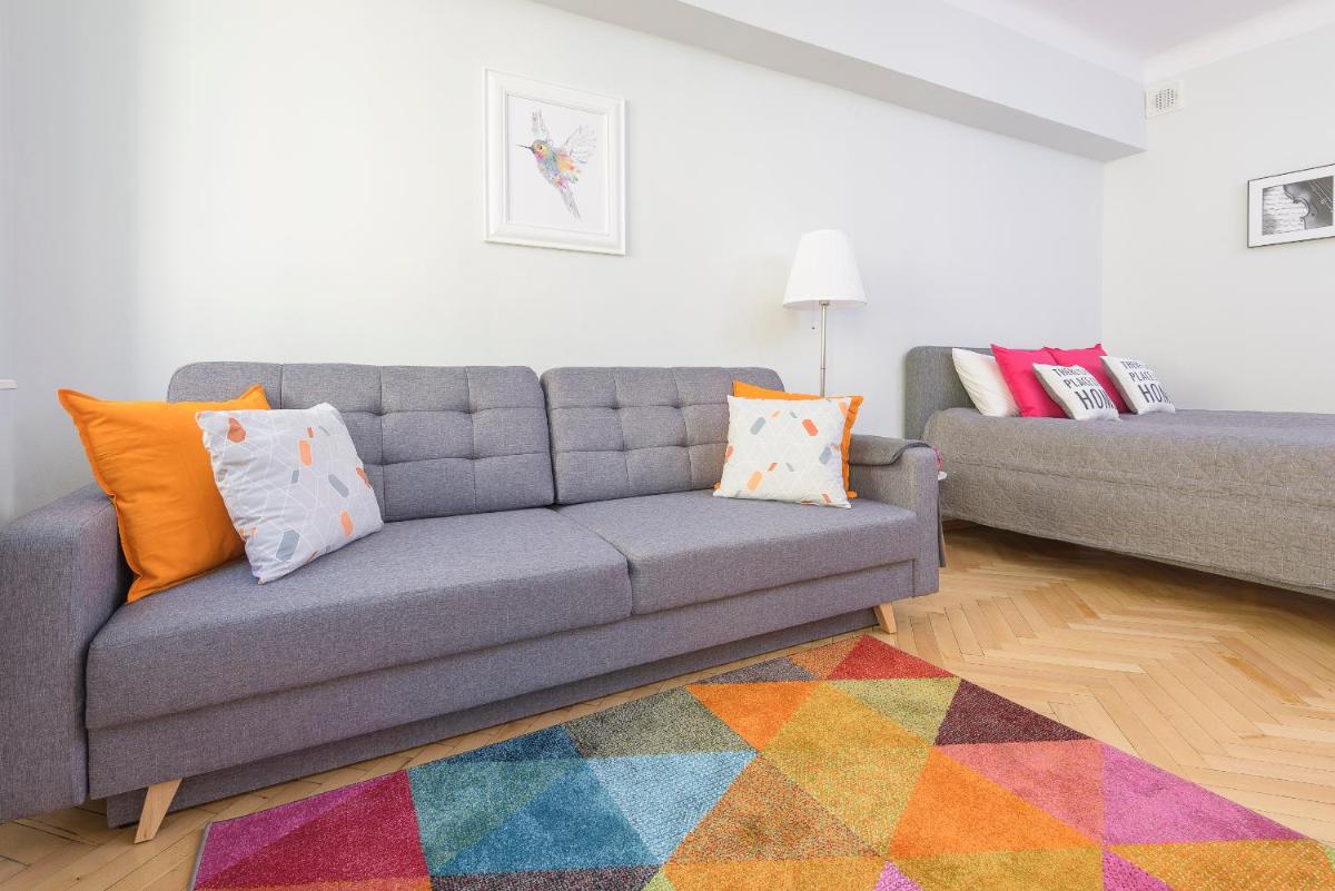 Bright and modern apartment in the heart of the Old and New Town view 2