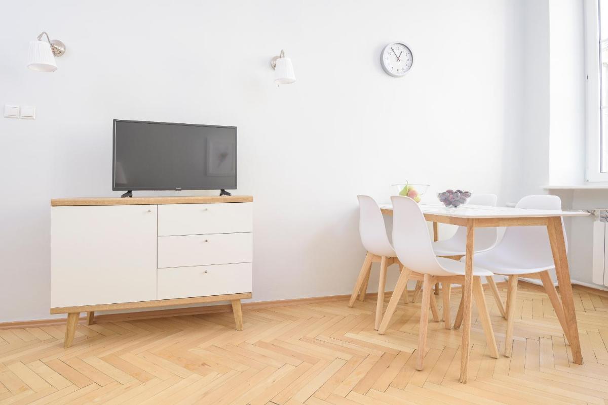 Bright and modern apartment in the heart of the Old and New Town view 5