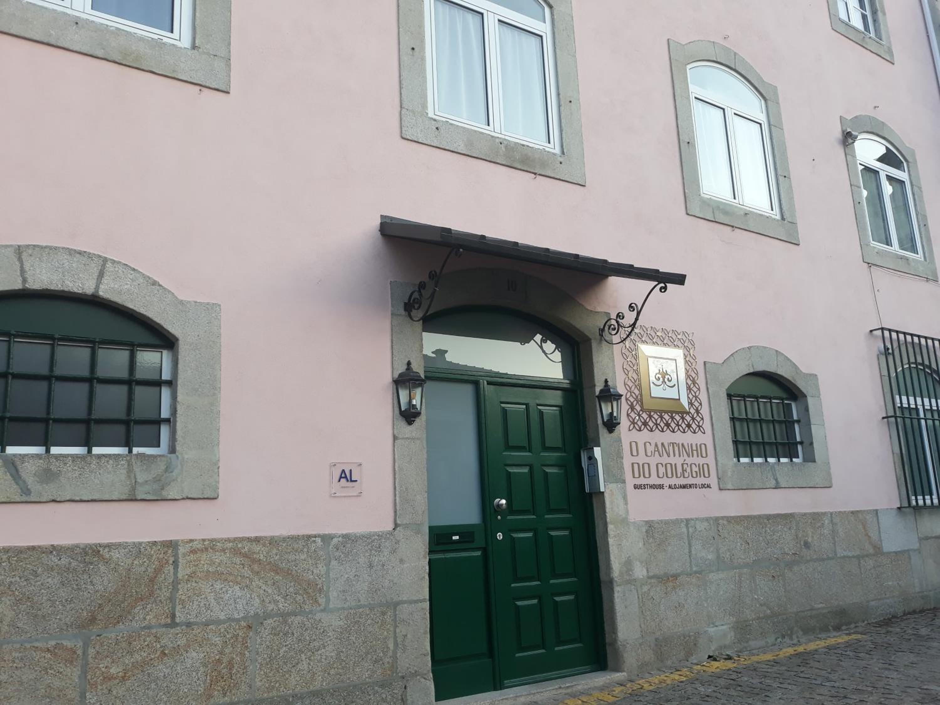 Hotel O Cantinho do Colégio - Dourocollege - Image 1