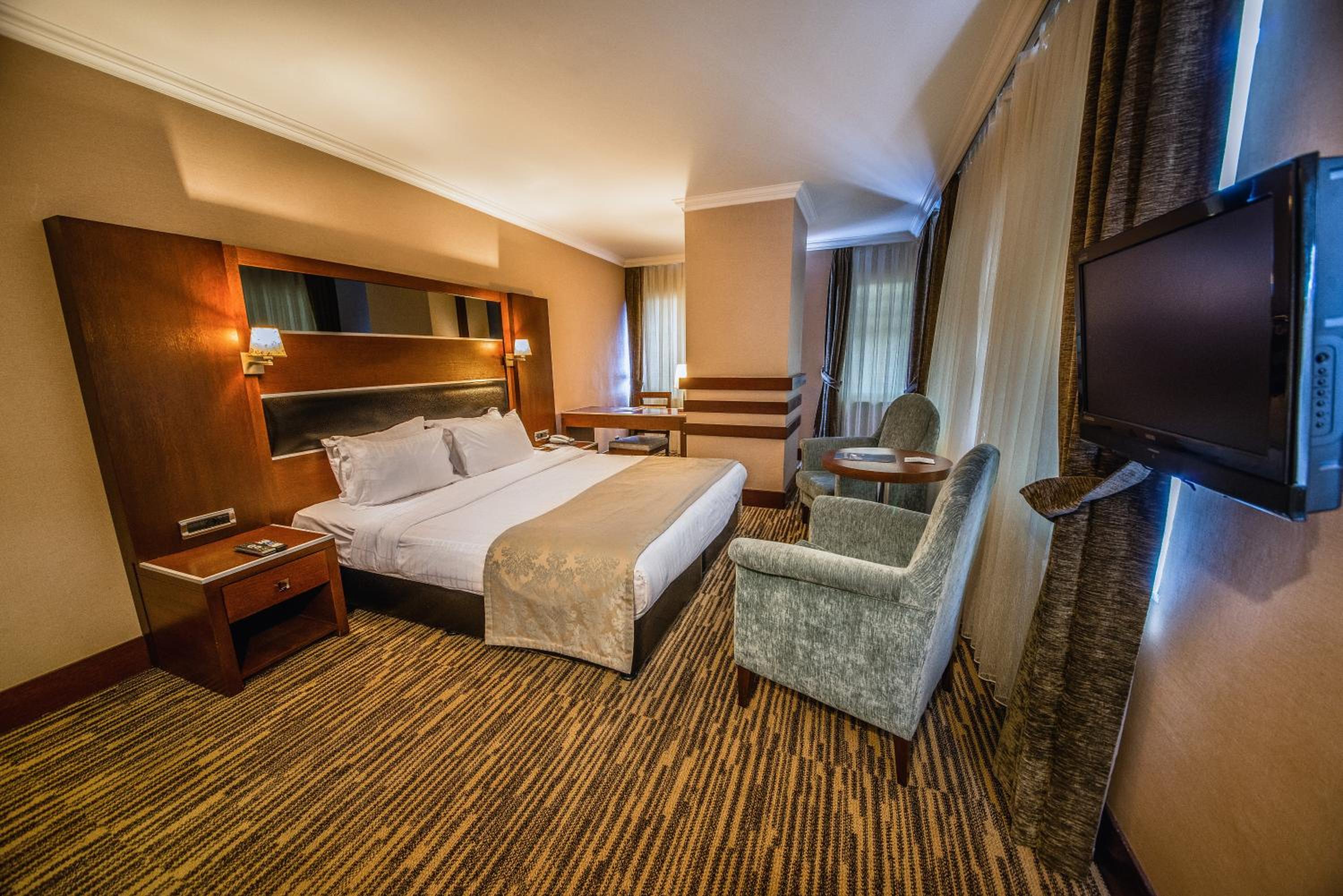 Dream Hill Business Deluxe Hotel Asia - Image 6