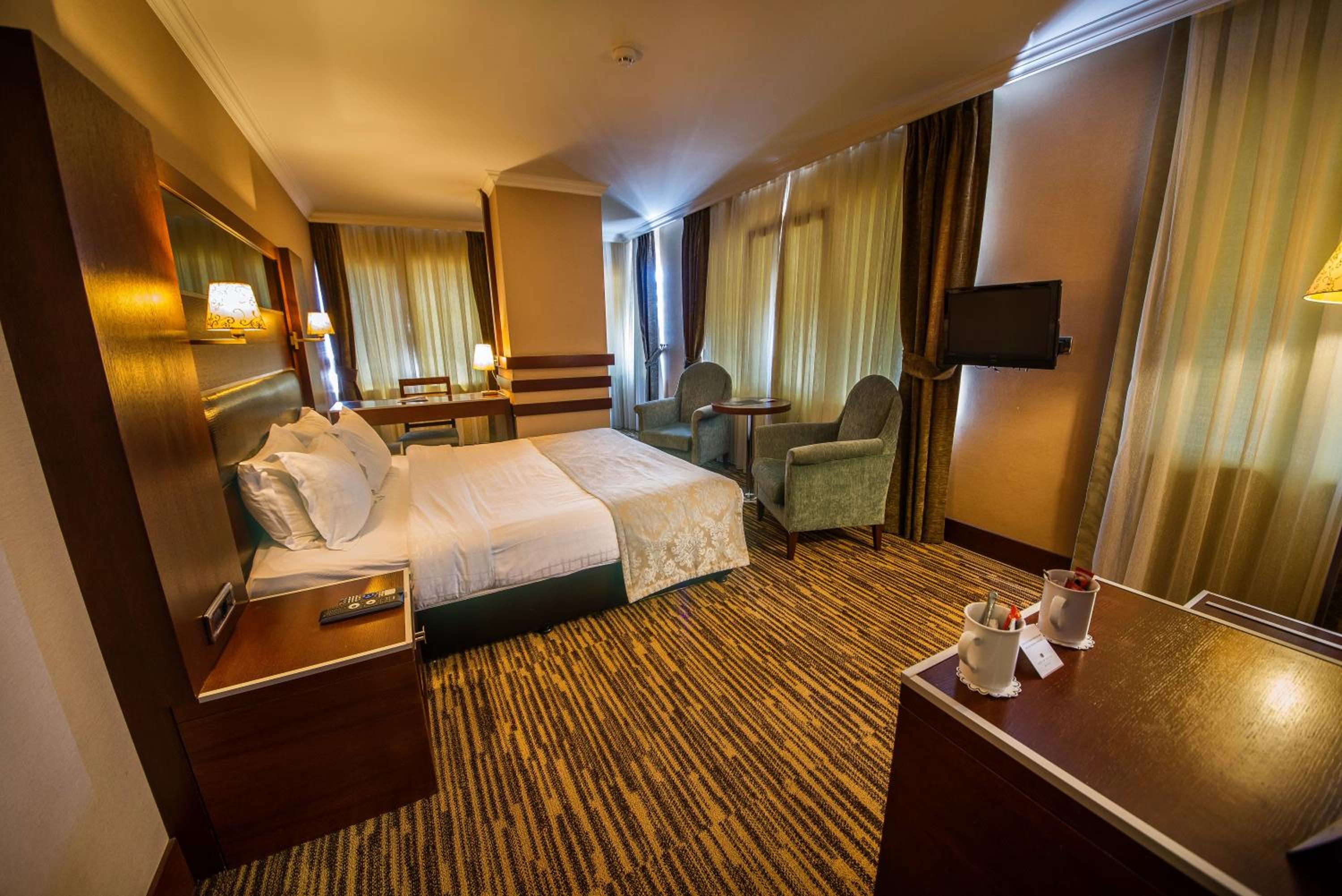 Dream Hill Business Deluxe Hotel Asia - Image 7
