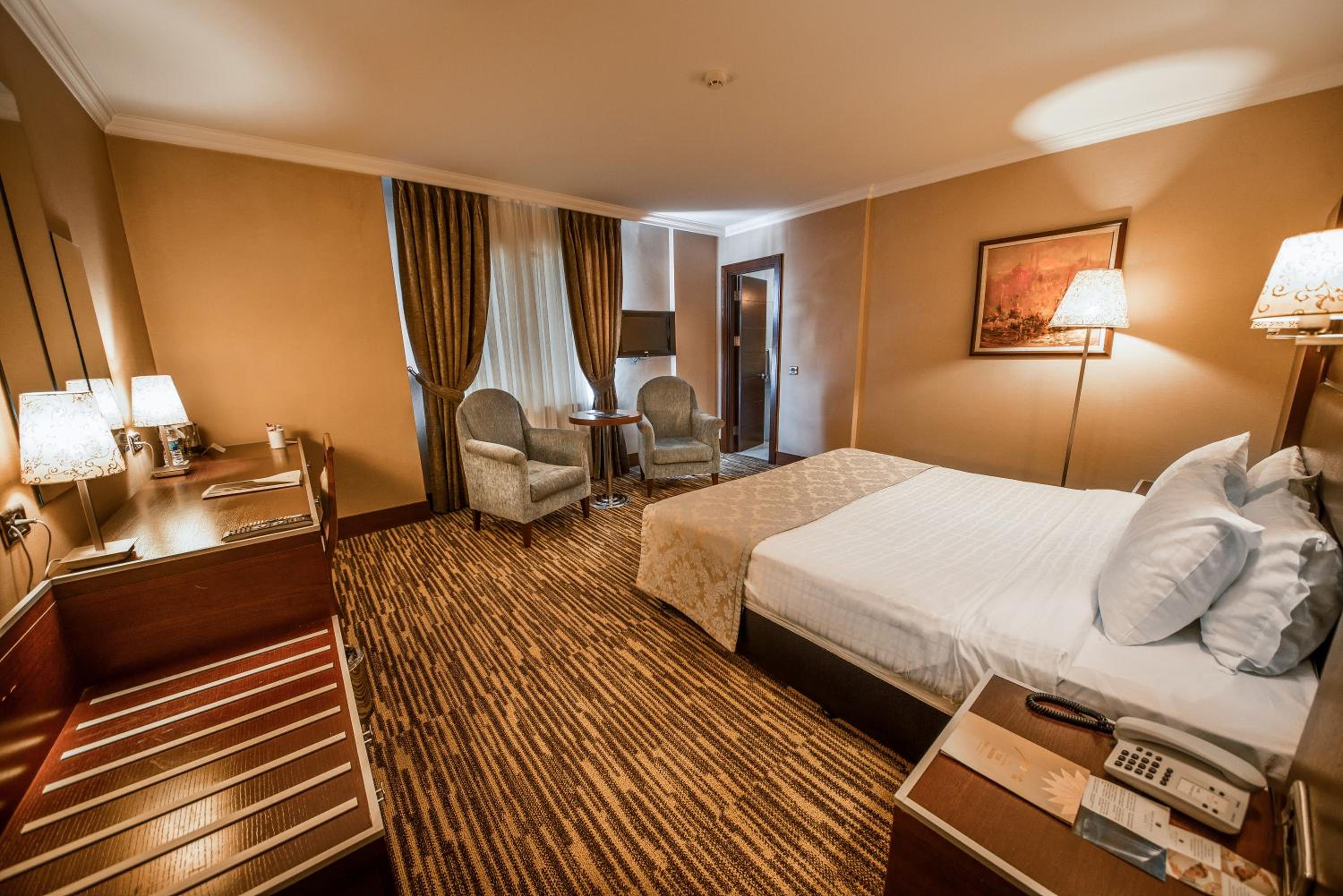 Dream Hill Business Deluxe Hotel Asia - Image 8