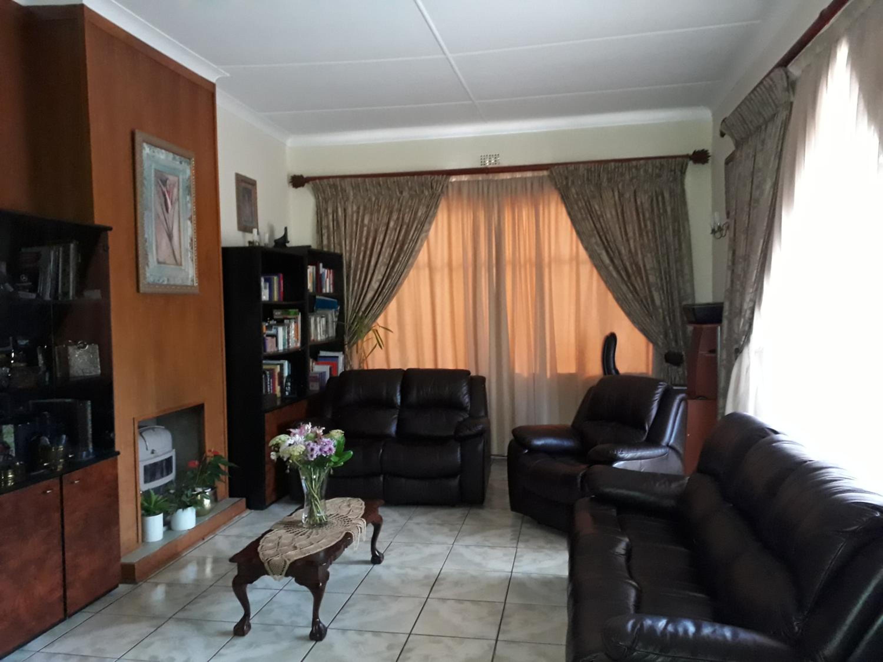 Upper Houghton Guesthouse