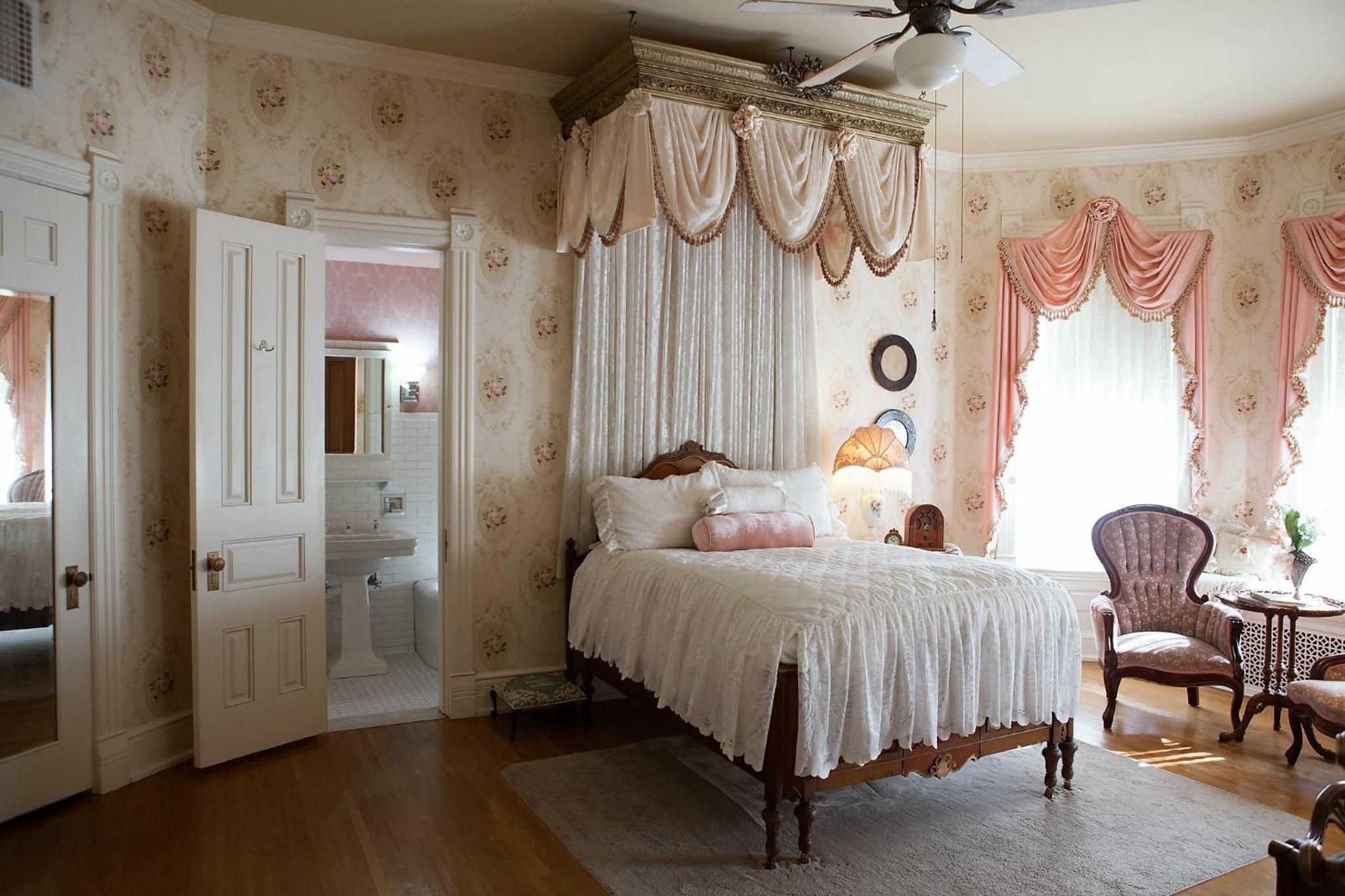 Alexander Mansion Bed and Breakfast view 4