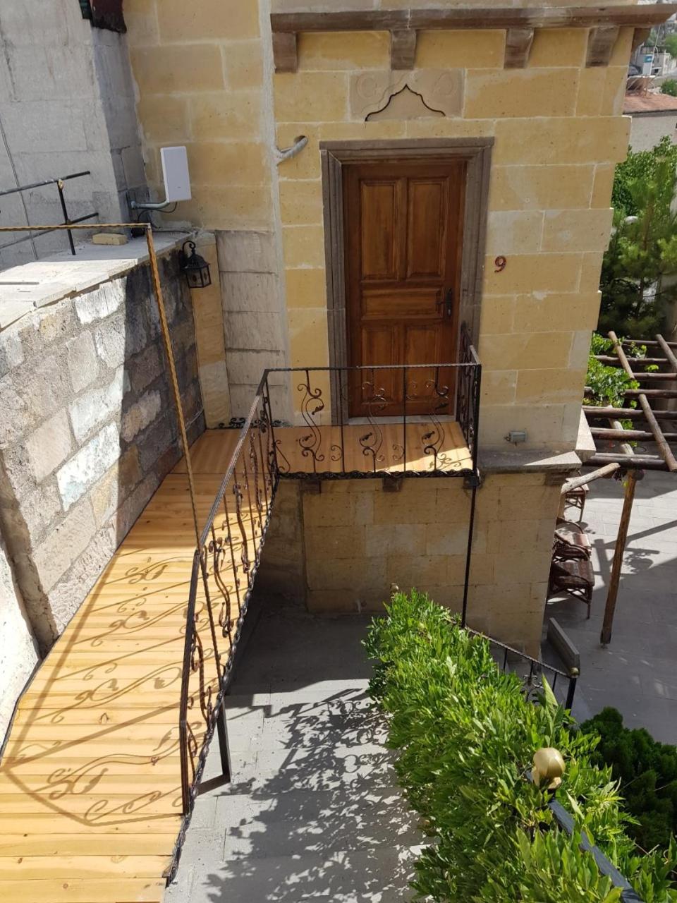 Vineyard Cave Hotel - Image 62