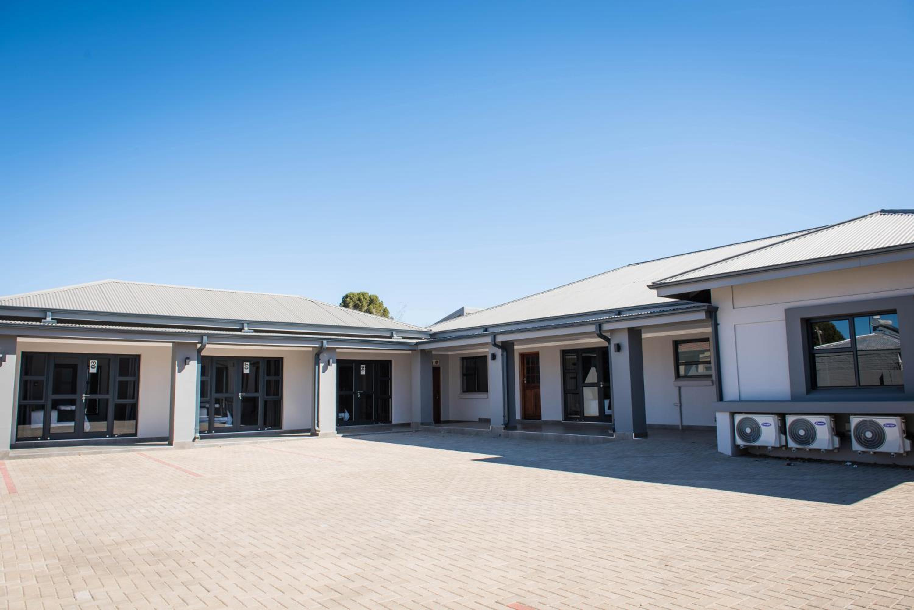 Hotel @Greys Guesthouse - Image 1