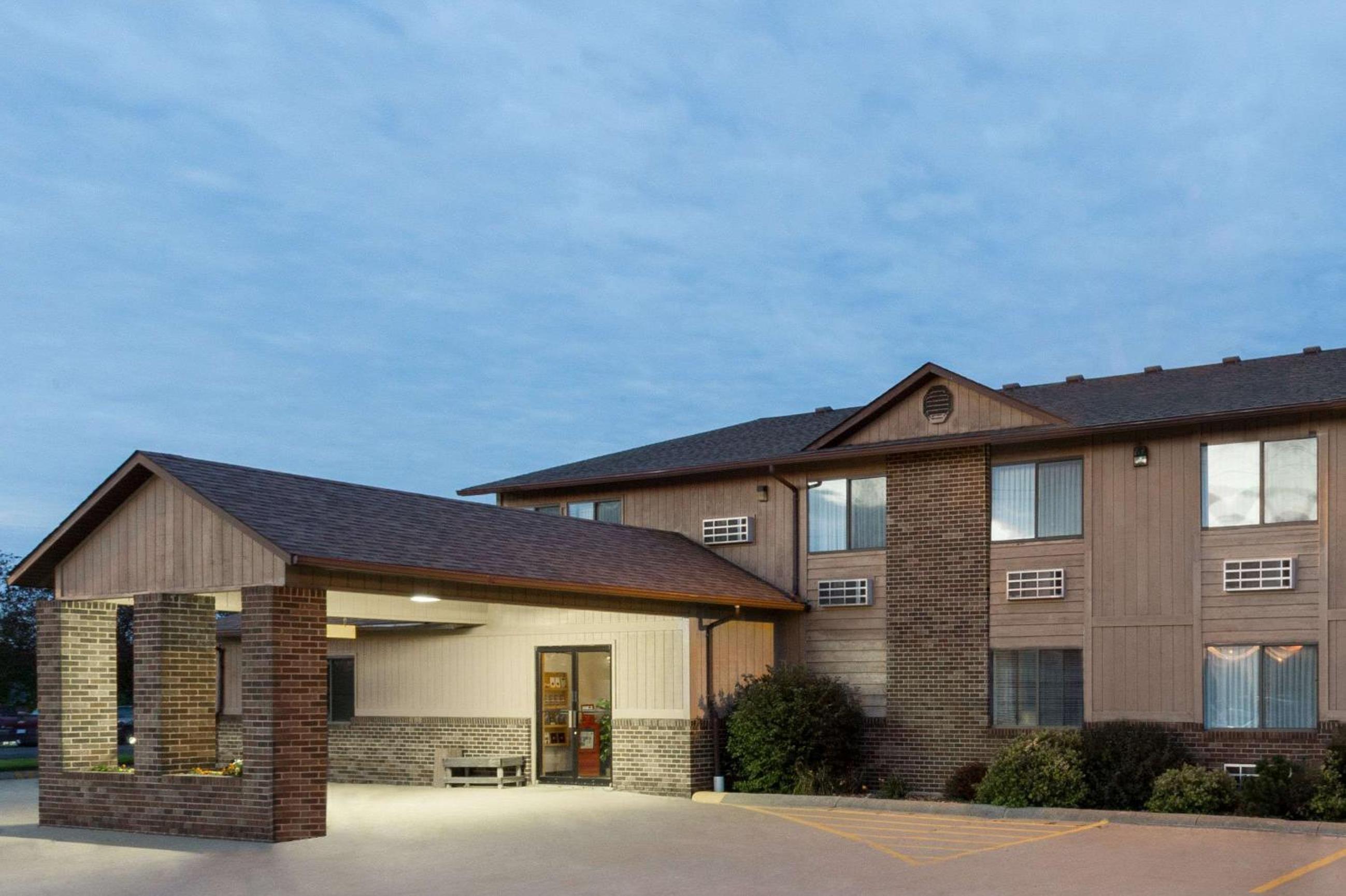 Hotel Super 8 by Wyndham Dewitt