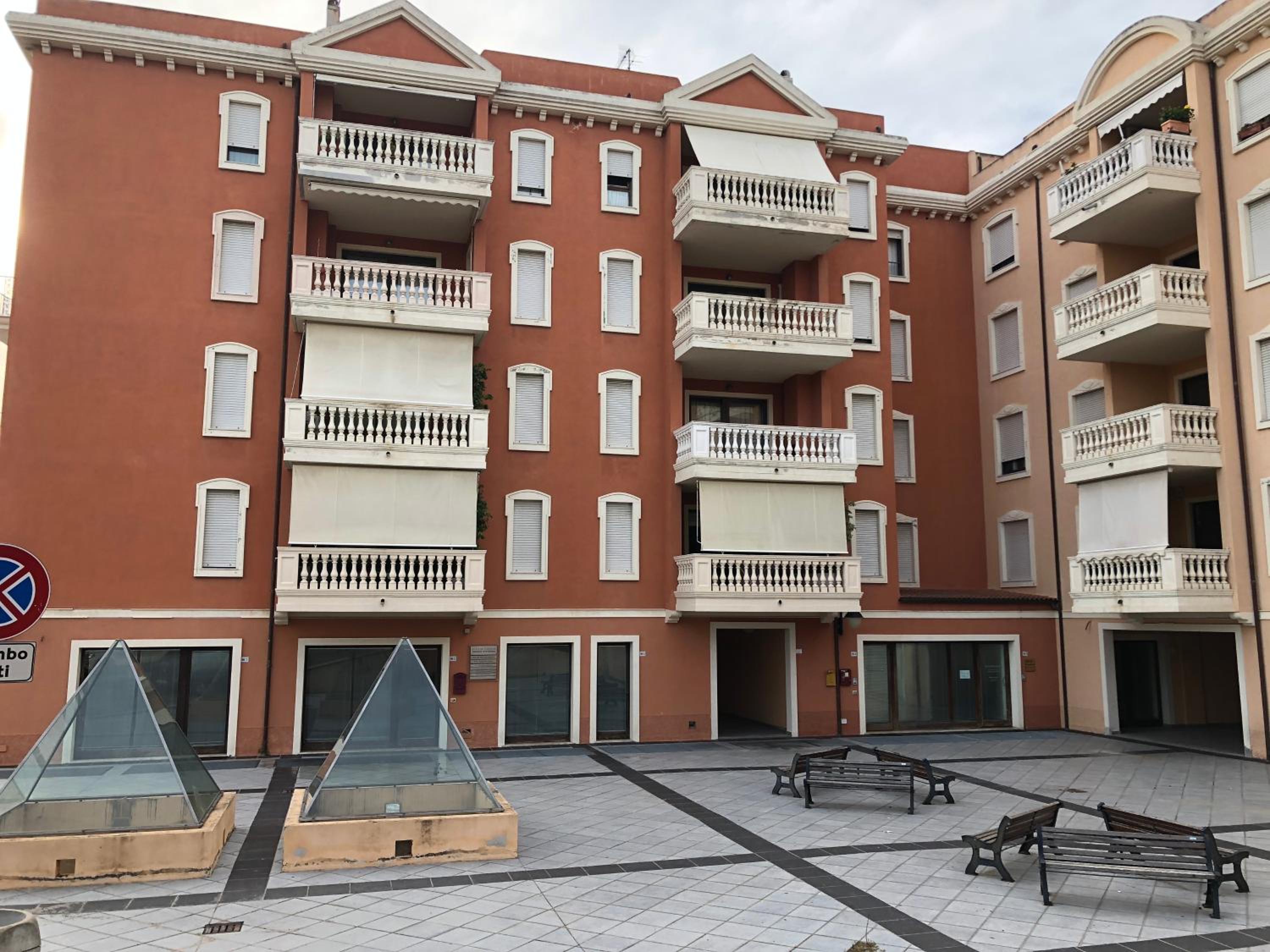 Via Acquedotto n. 66, Condominio "Le Piramidi" view 3