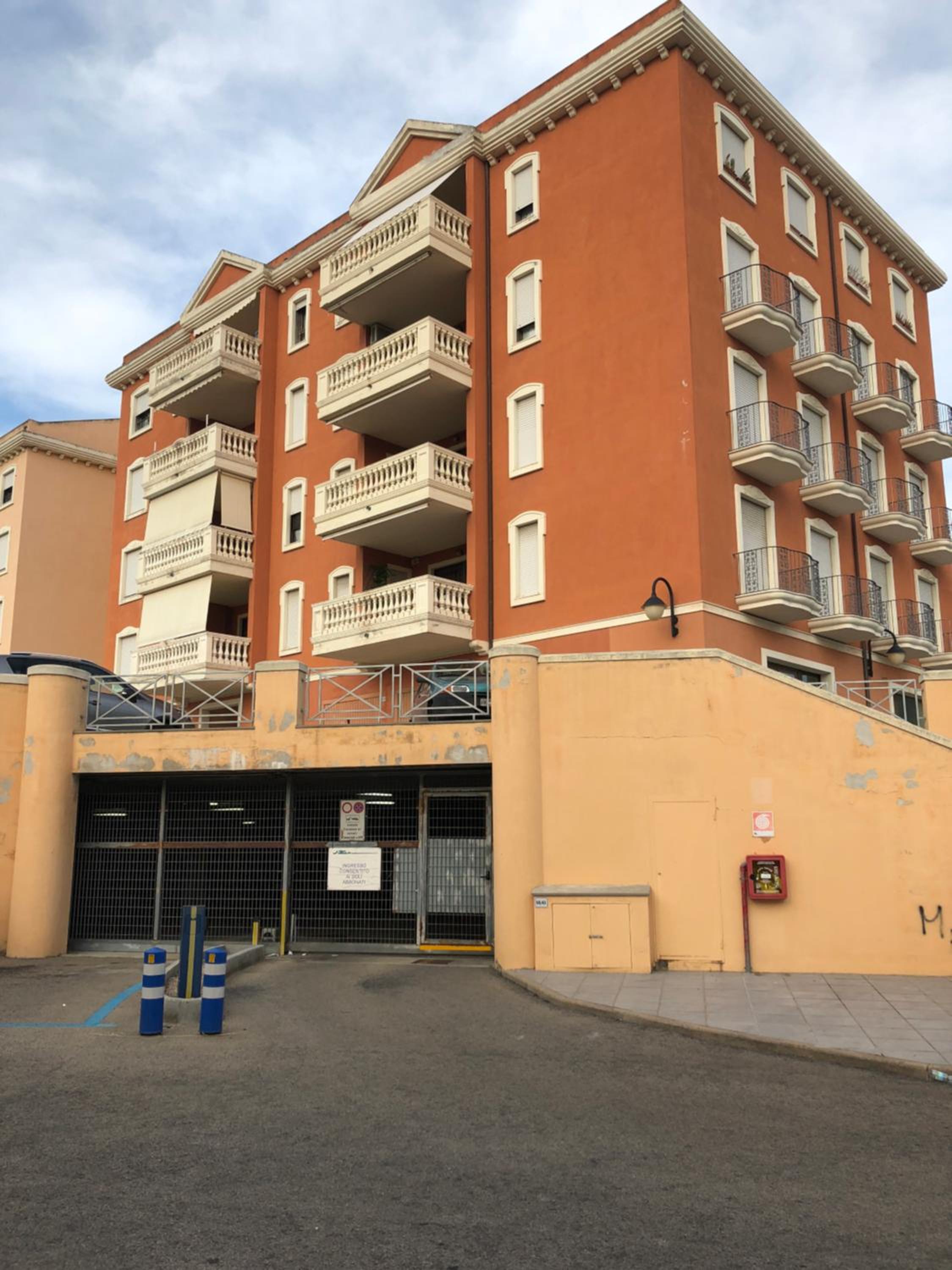Via Acquedotto n. 66, Condominio "Le Piramidi" view 2