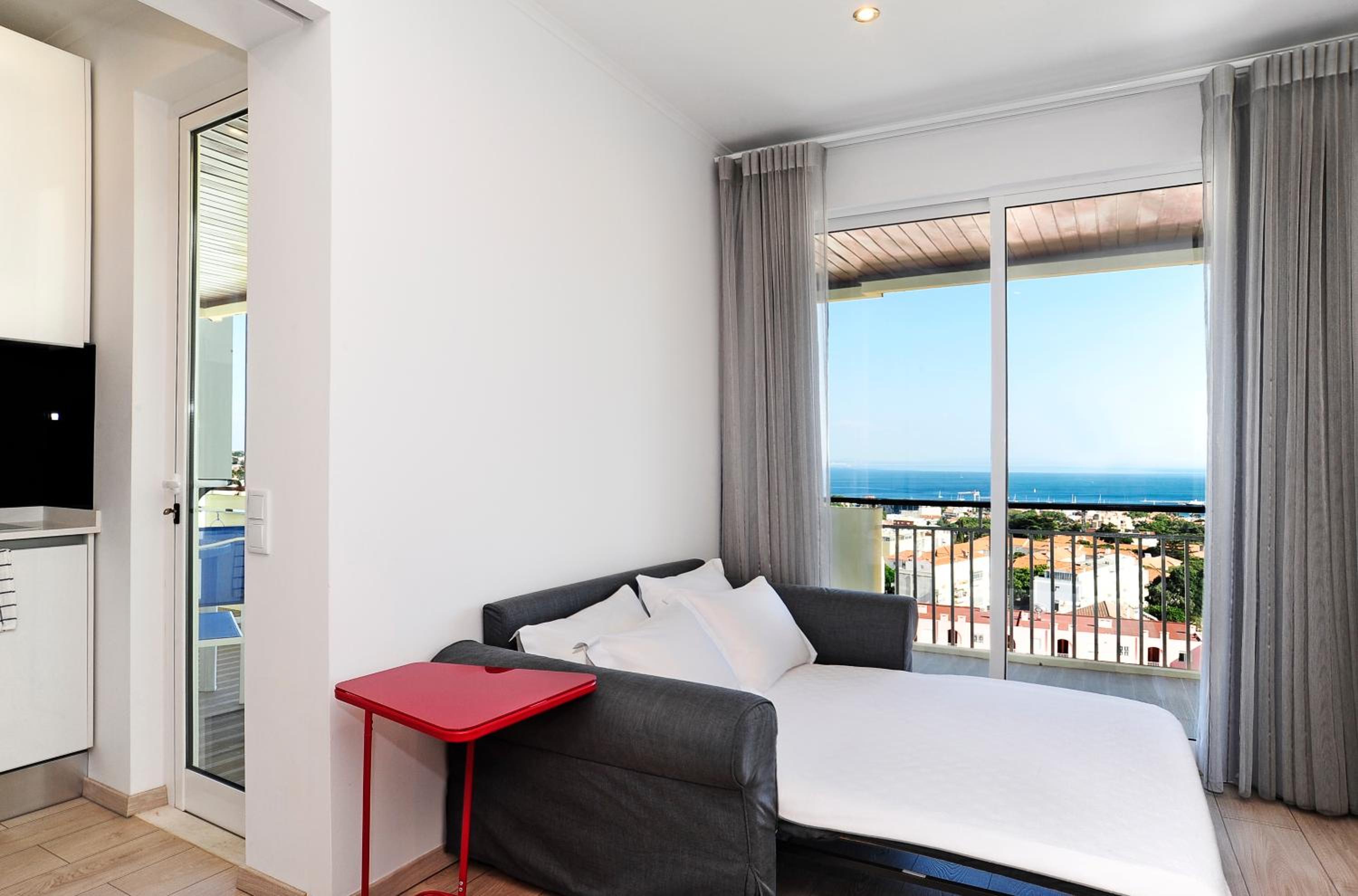 Sky Panoramic Cascais - comfy studio - Checkinhome