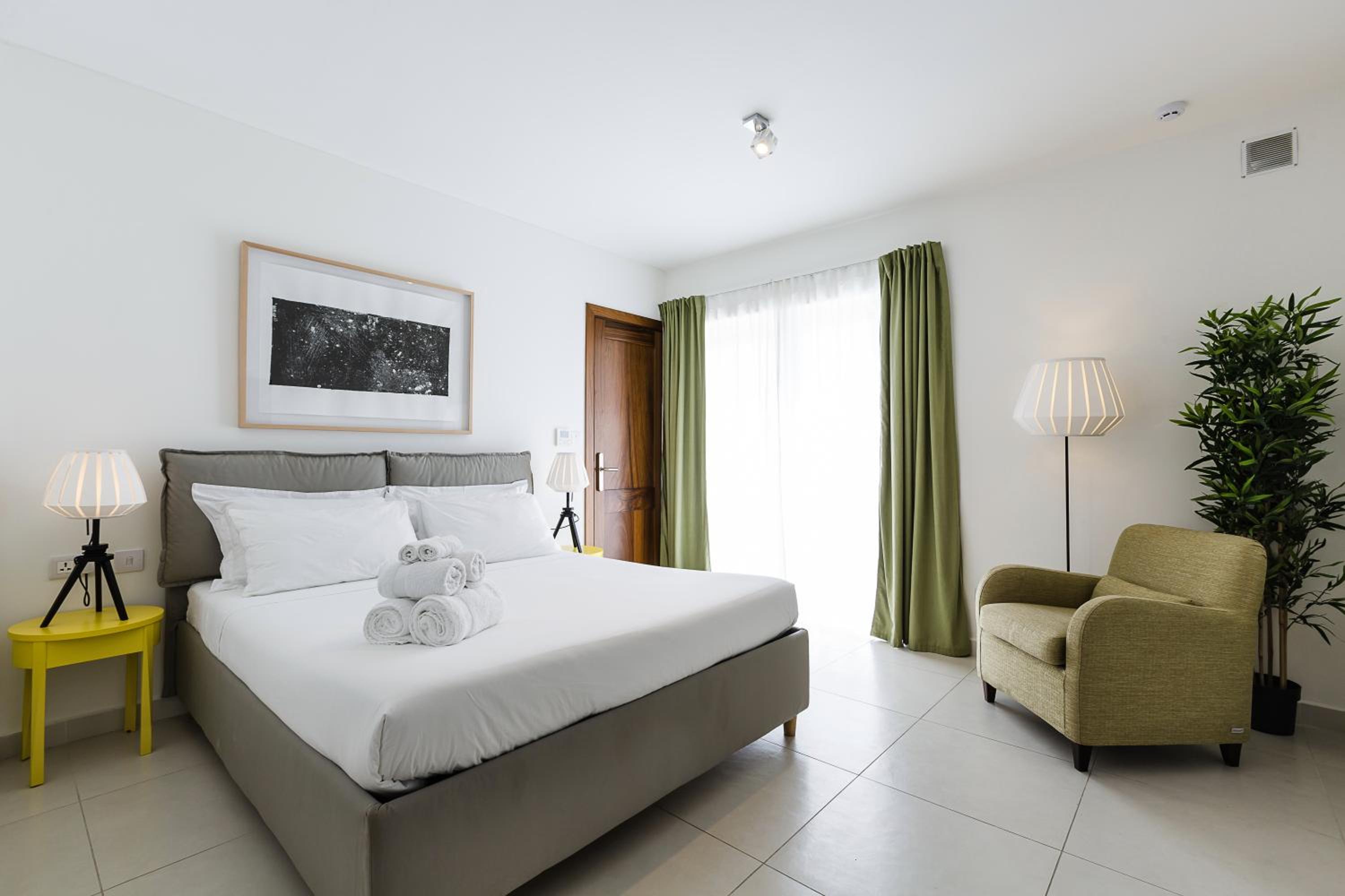 Two Pillows Boutique Hostel
