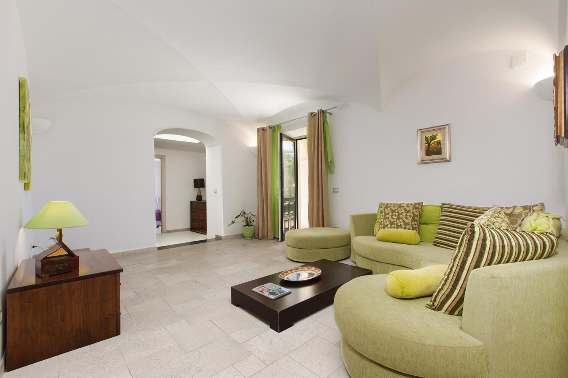 Amore Rentals - Villa Il Noce view 2