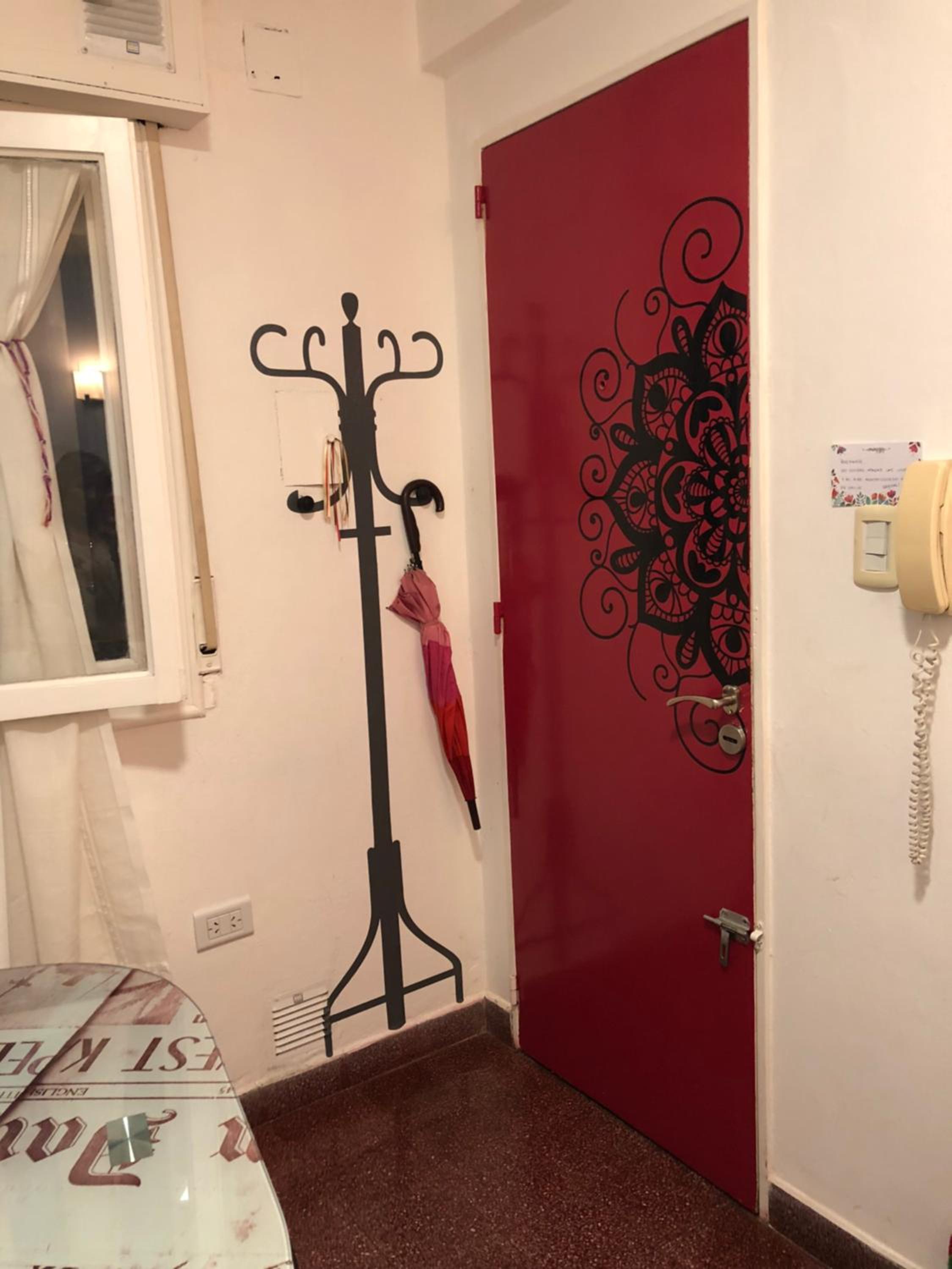Cozy, Bright, near everything./Cómodo, luminoso, cerca de todo.