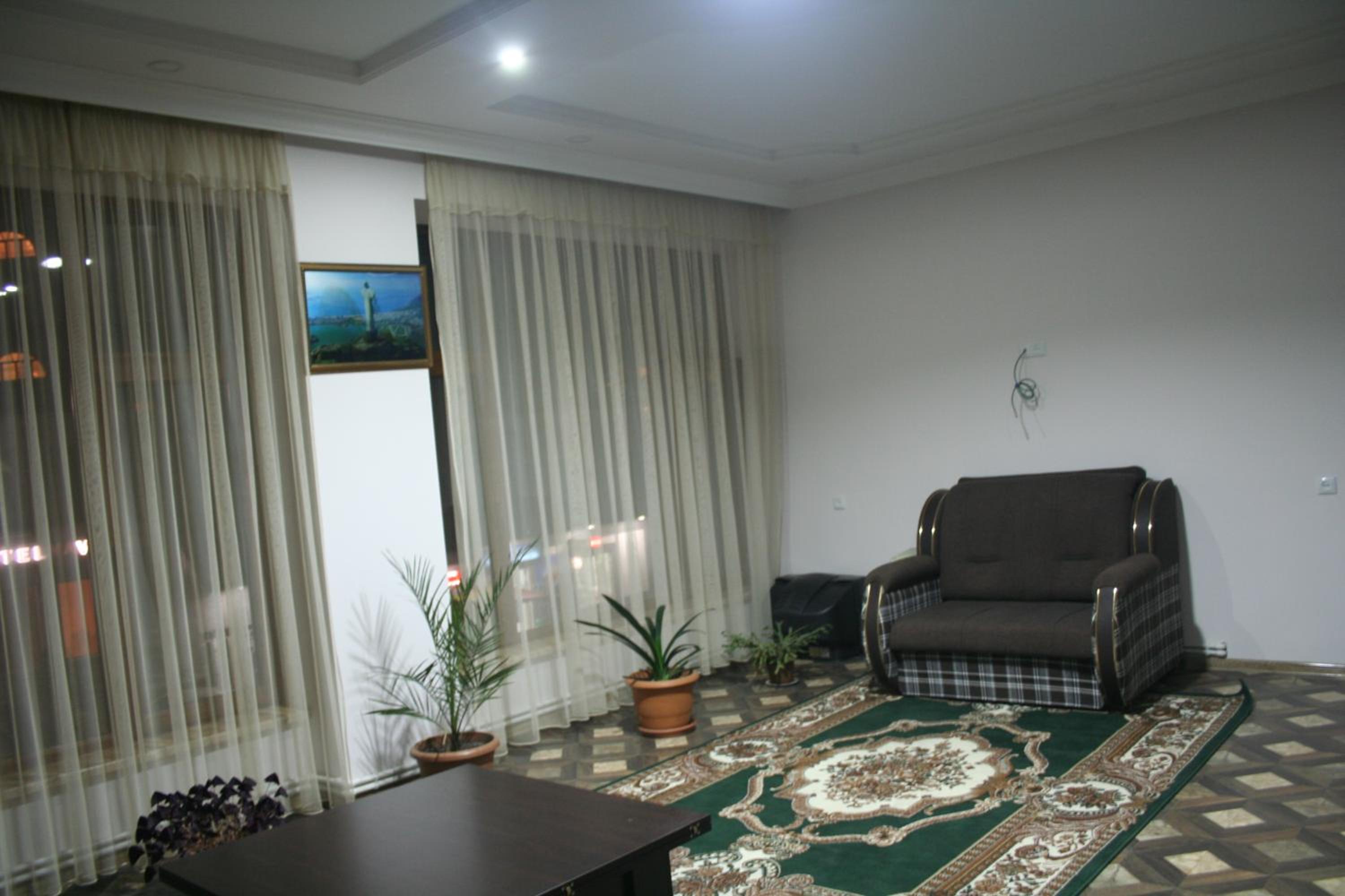 Hotel Noy