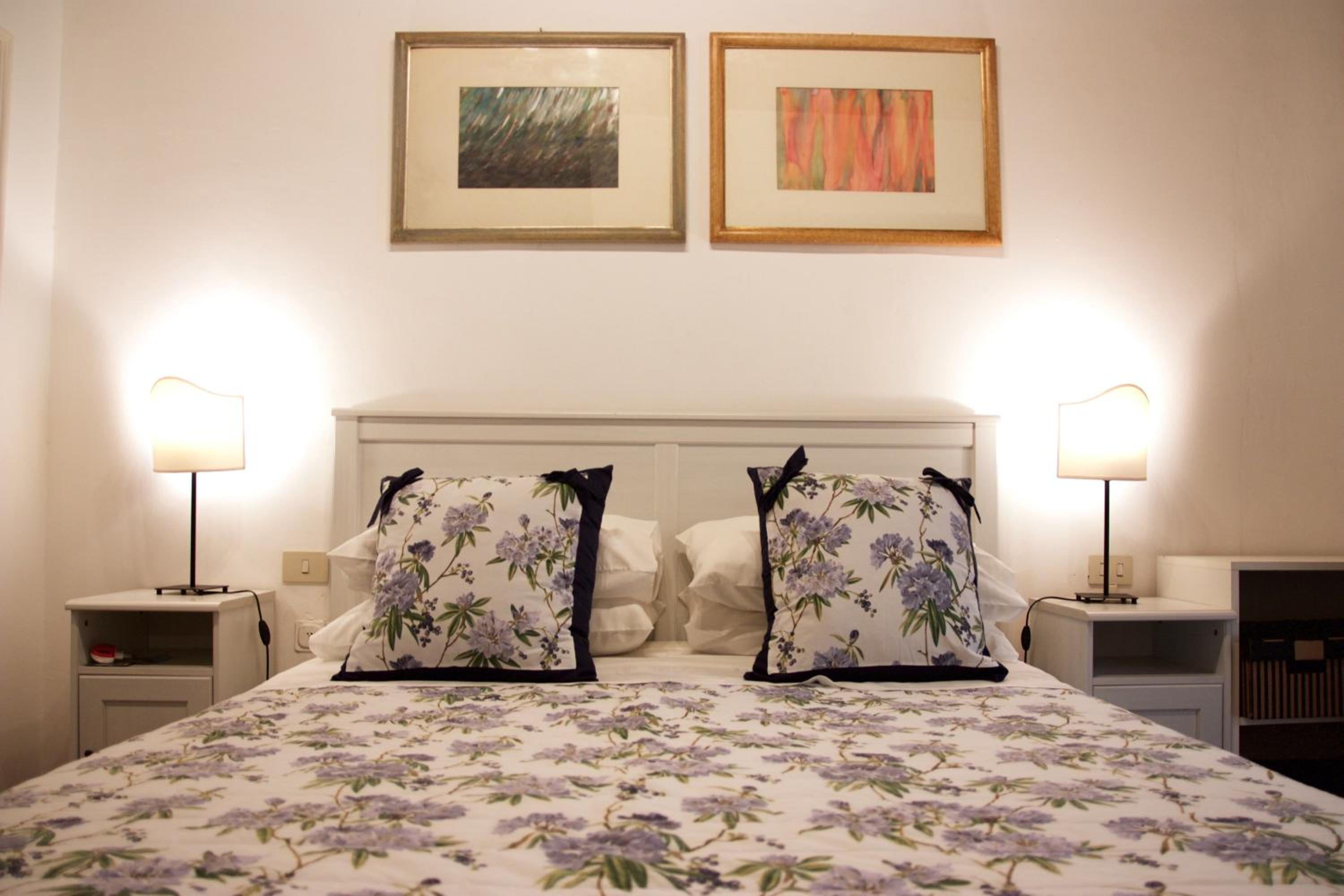 Luxury central flat river view