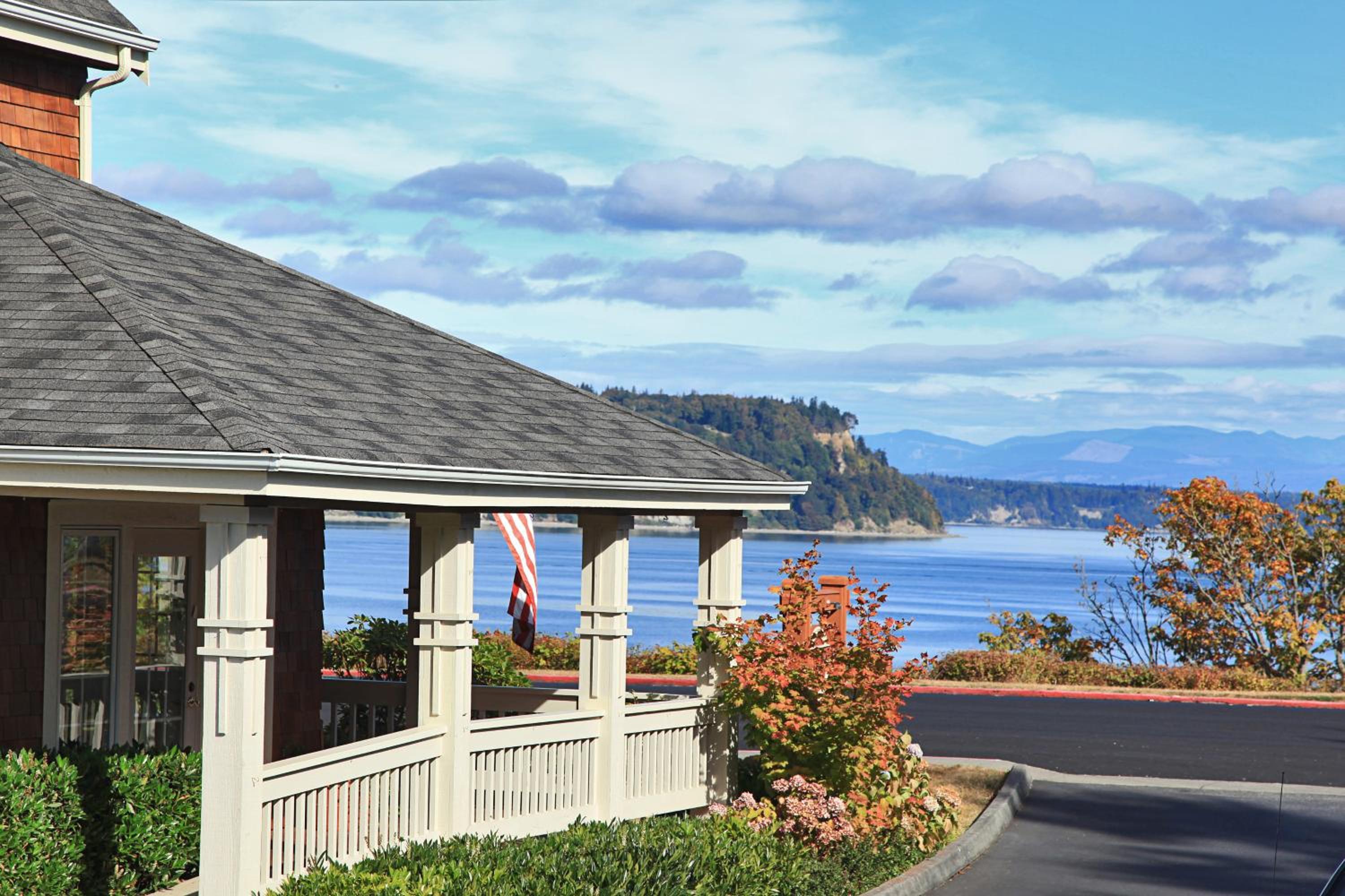 Saratoga Inn