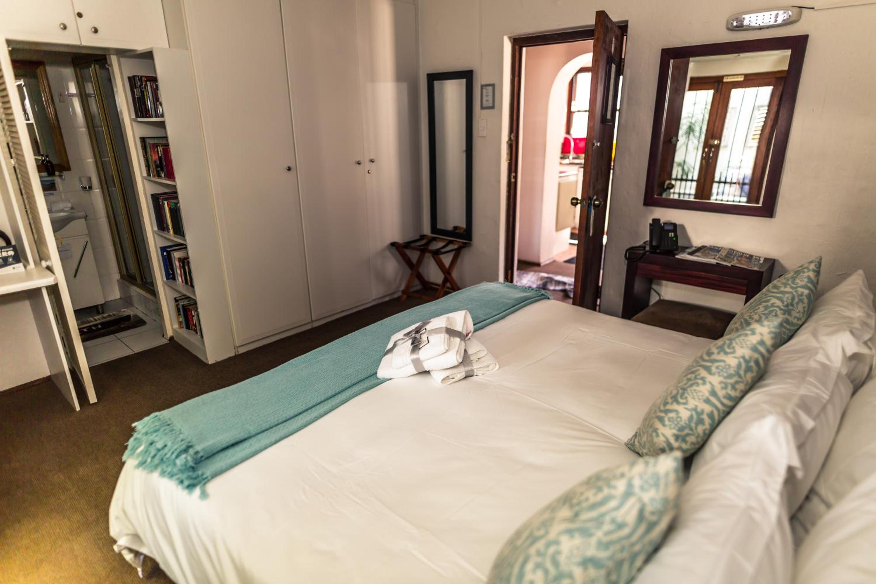 Point B Guest House -Sustainable Solar Energy — photo 129