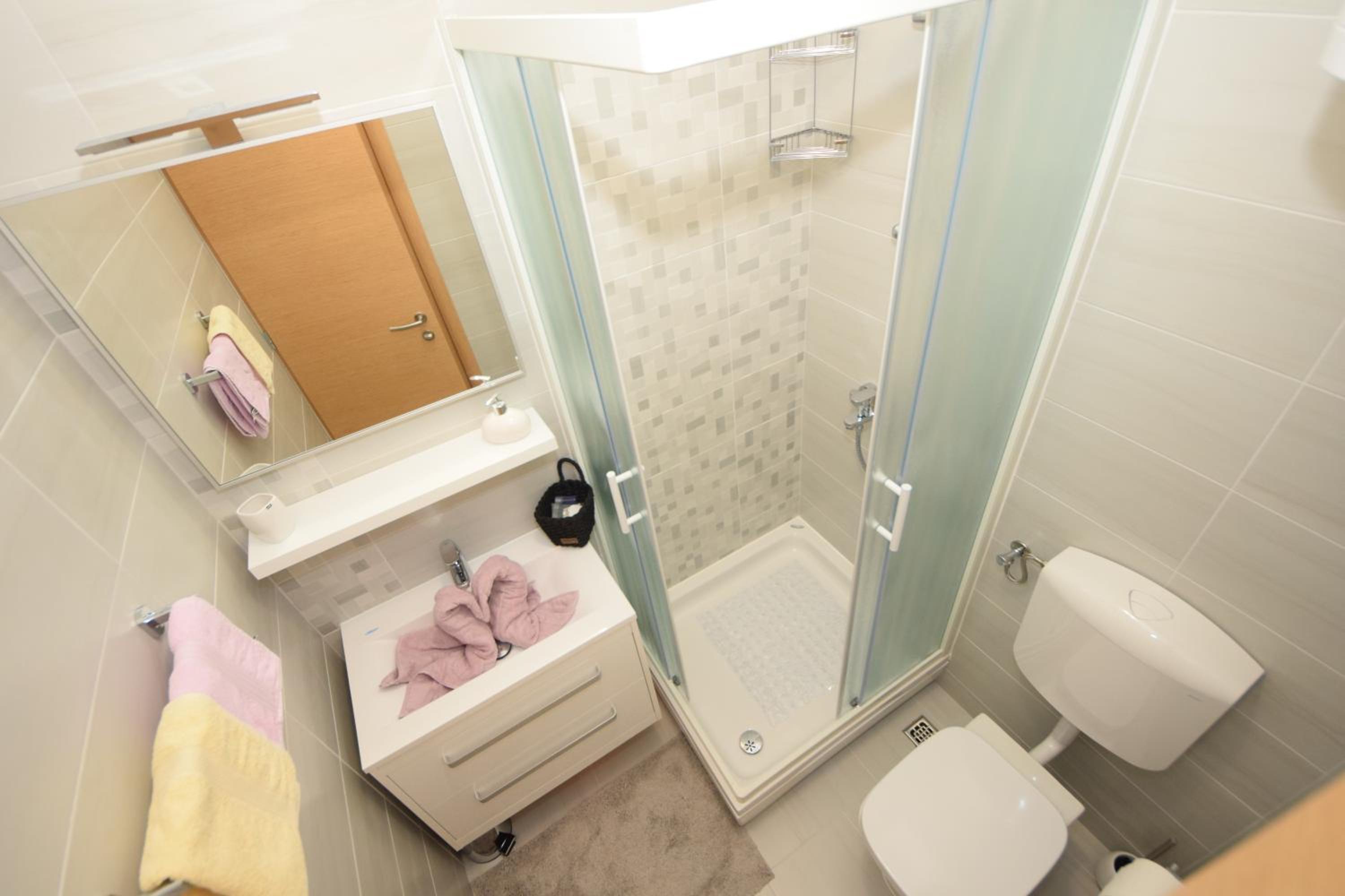 Apartmani Dora i Kati view 5