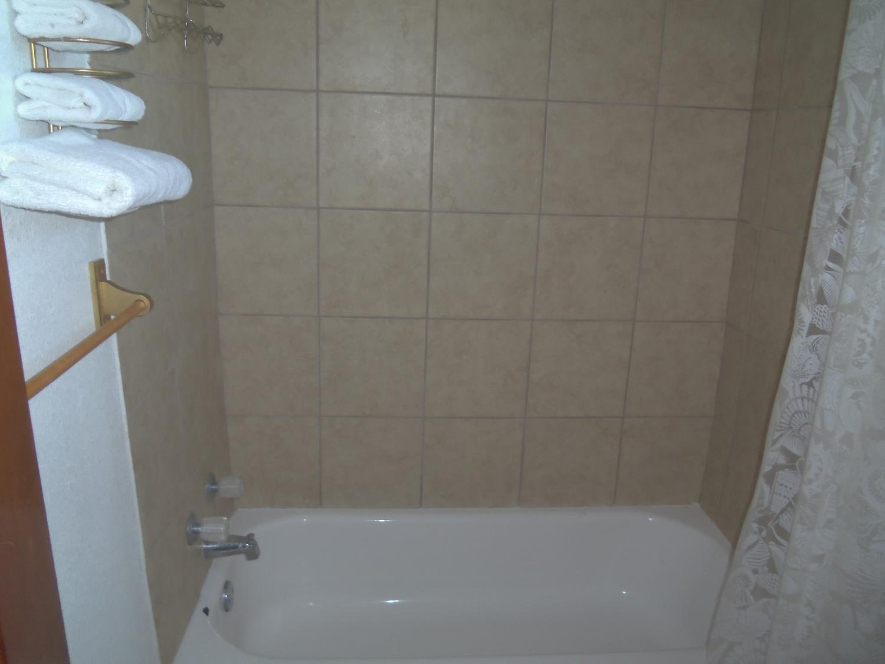 Super 54 Inn - Property Image 8