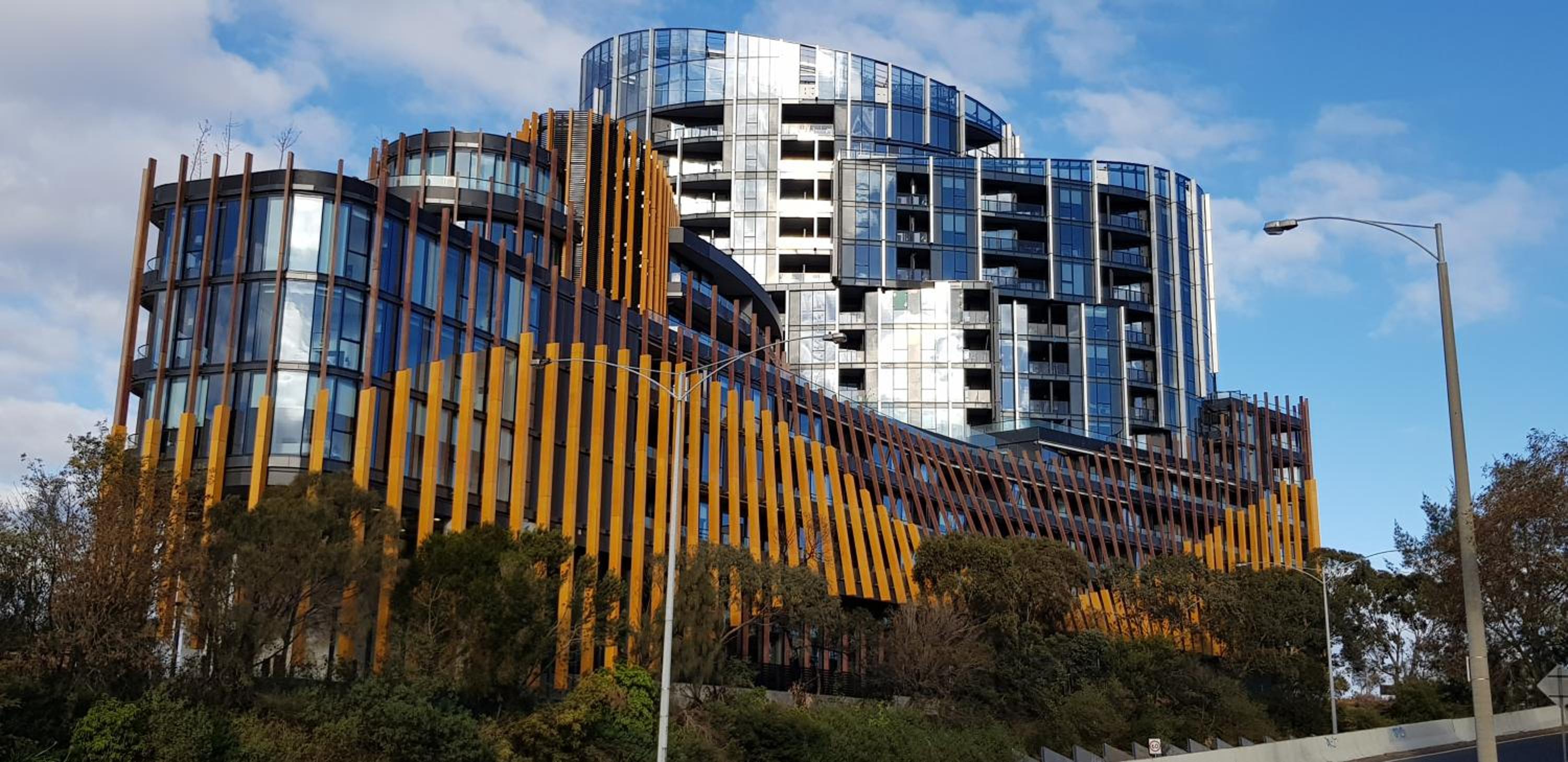 Ivanhoe Apartments