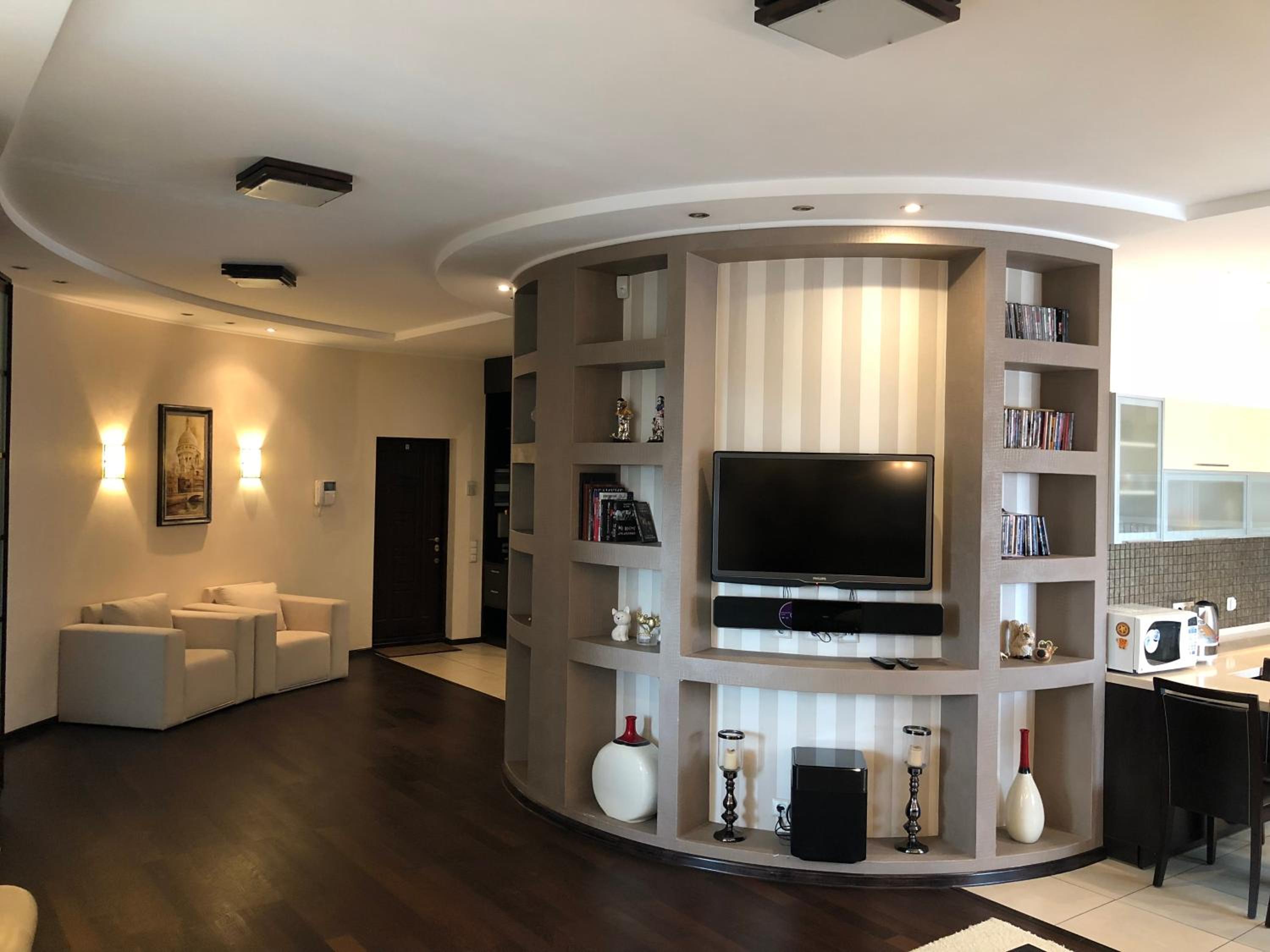 Cozy apartment in a new building close to the downtown view 3