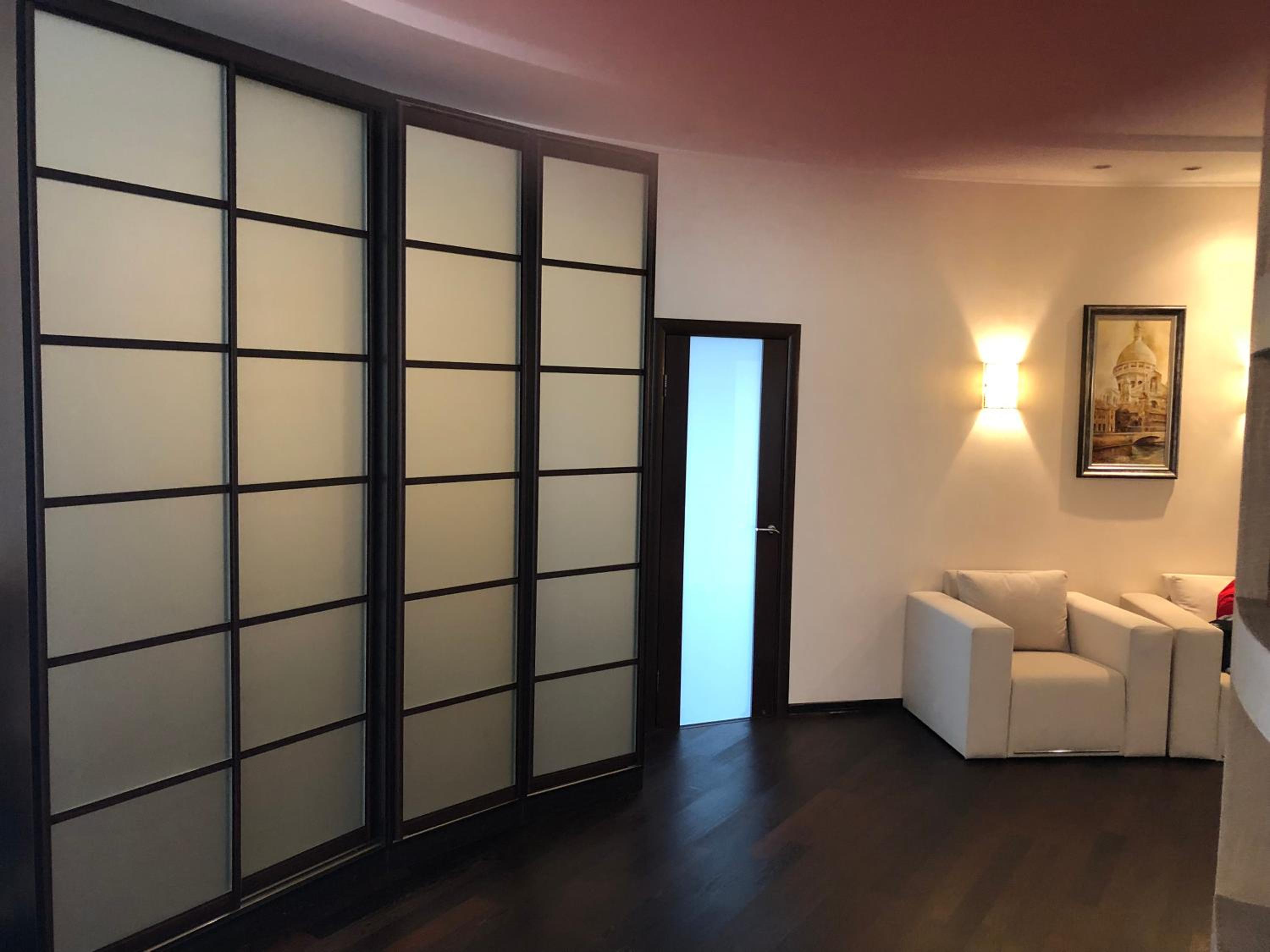 Cozy apartment in a new building close to the downtown view 4
