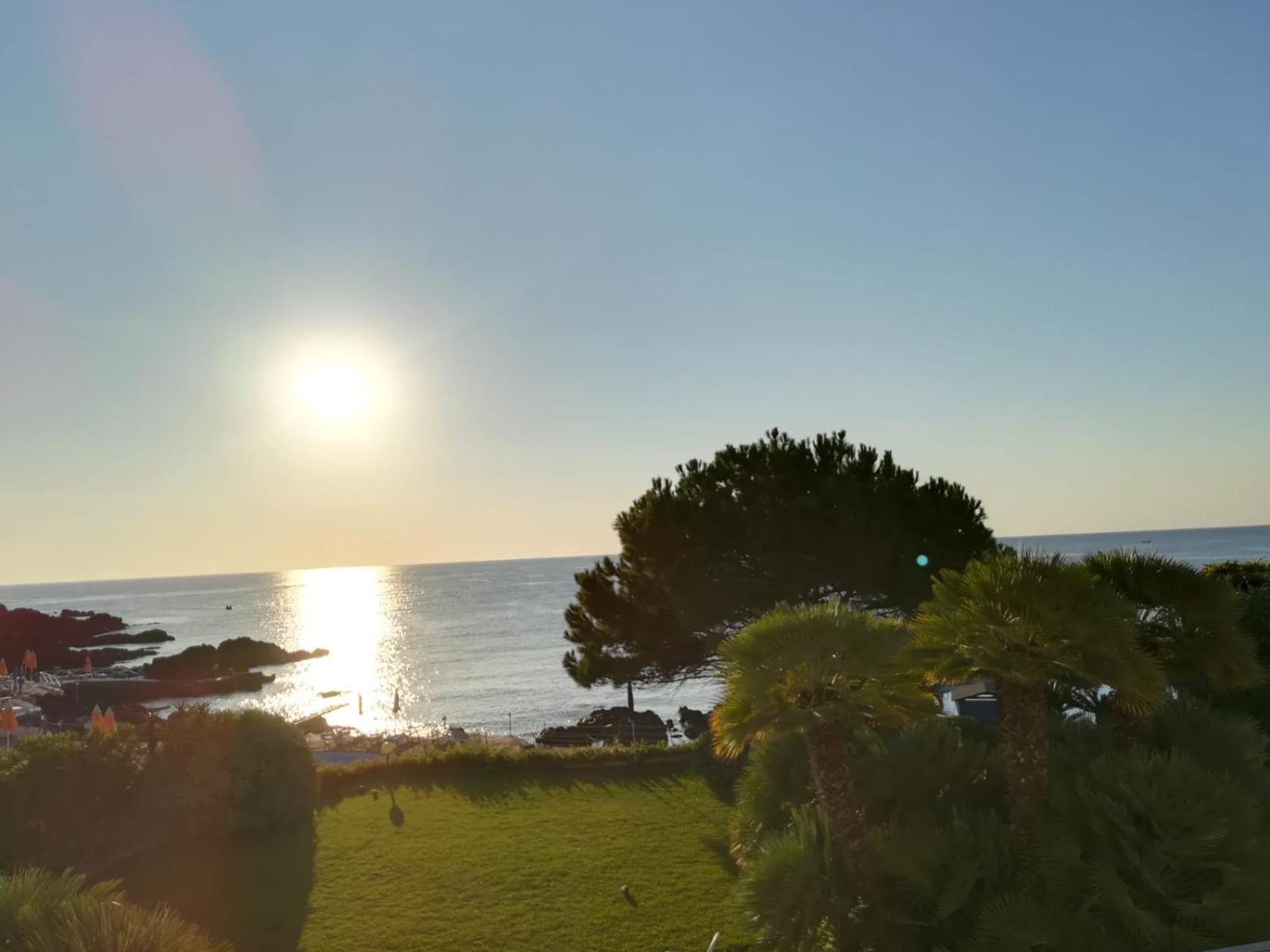 Giardino sul mare view 3