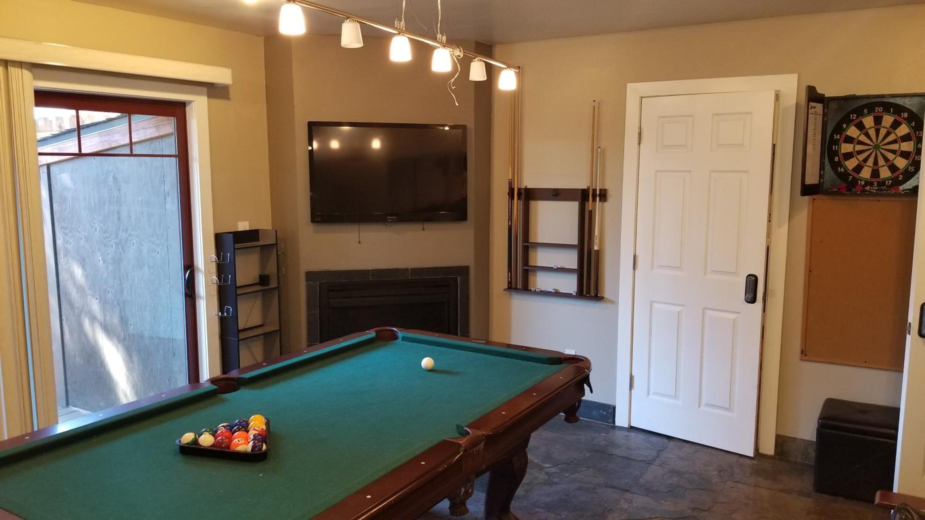 Gondola Lodge with 5-dollar Beach Voucher