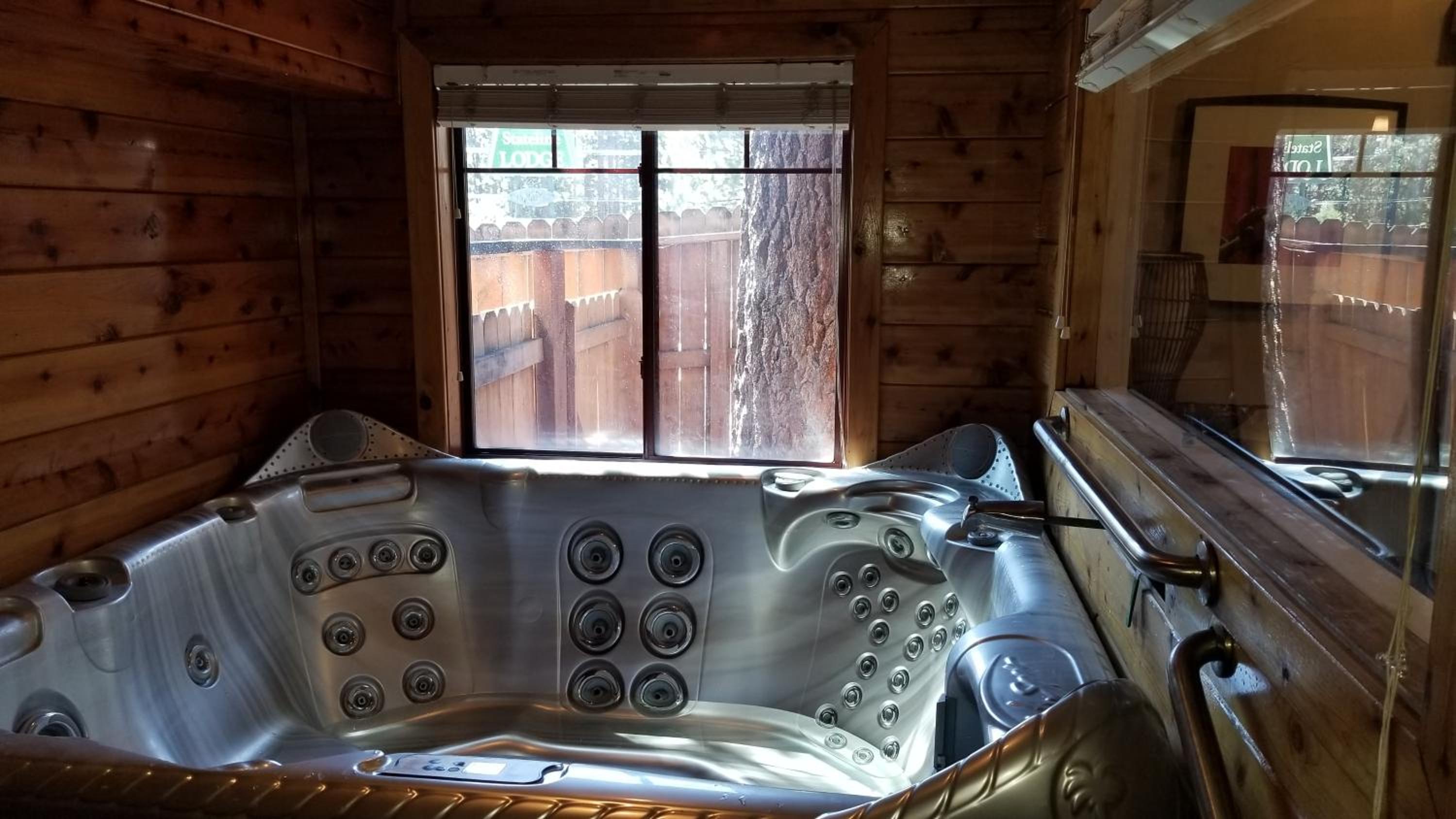 Gondola Lodge with 5-dollar Beach Voucher