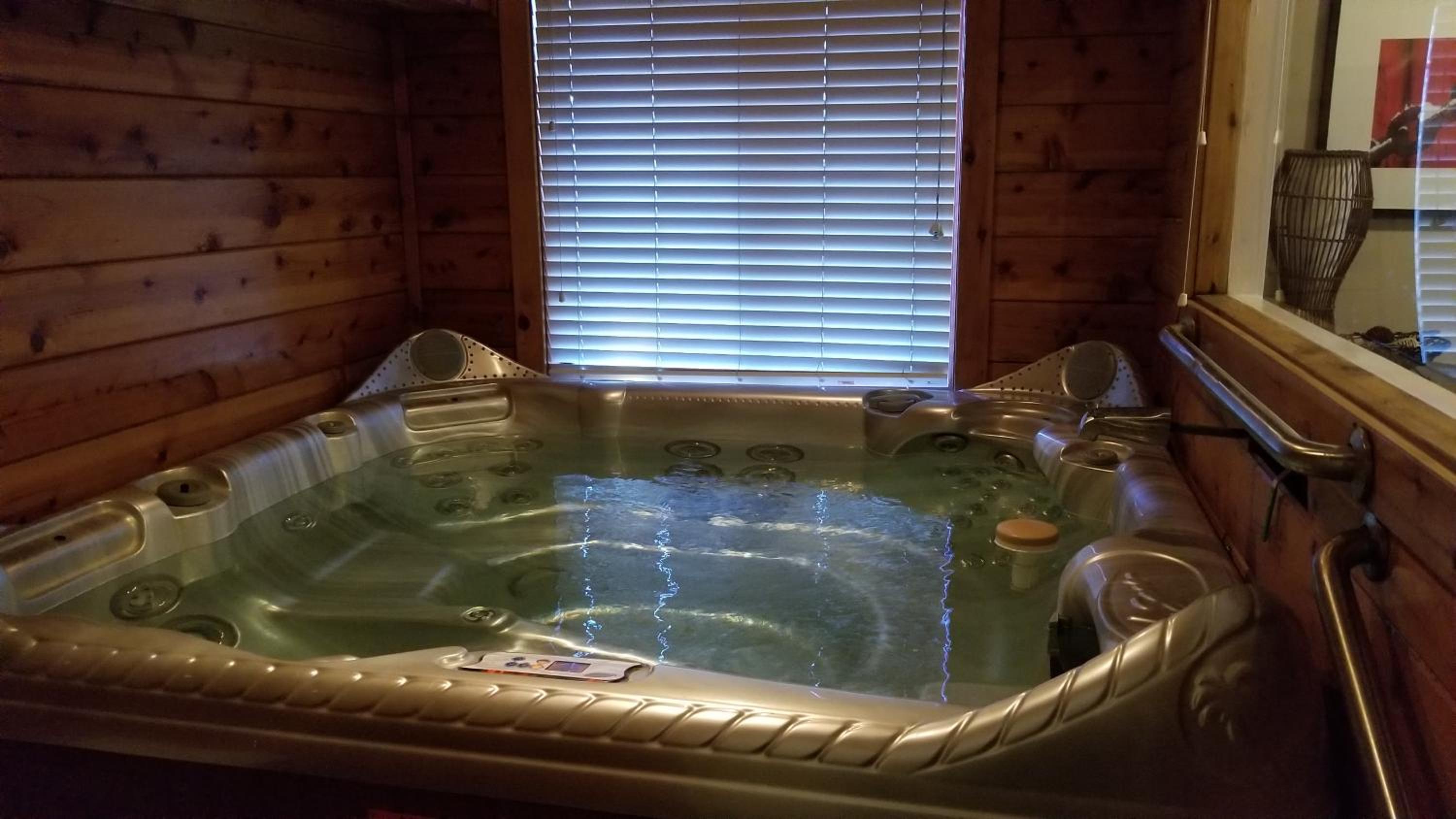 Gondola Lodge with 5-dollar Beach Voucher