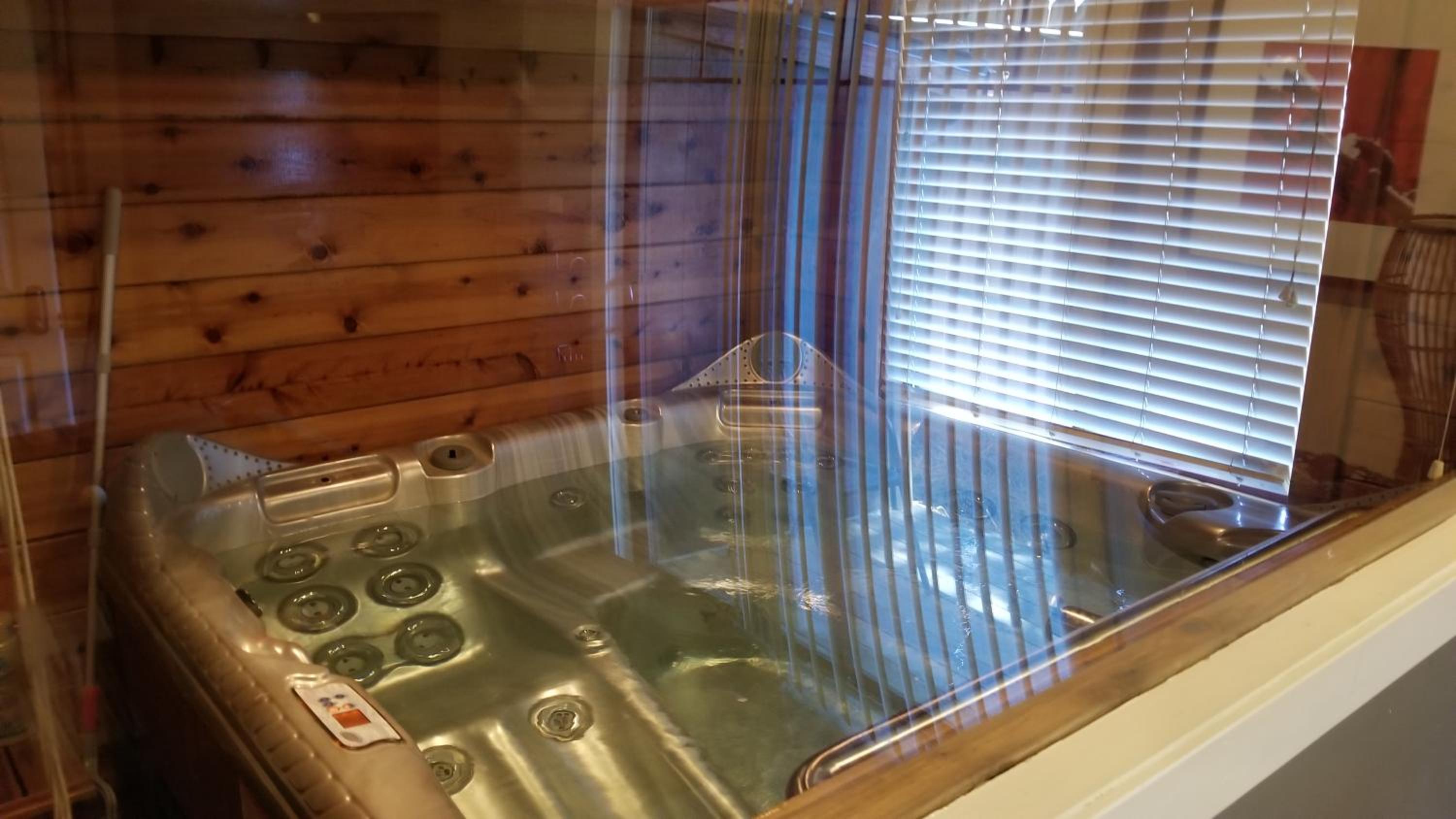 Gondola Lodge with 5-dollar Beach Voucher