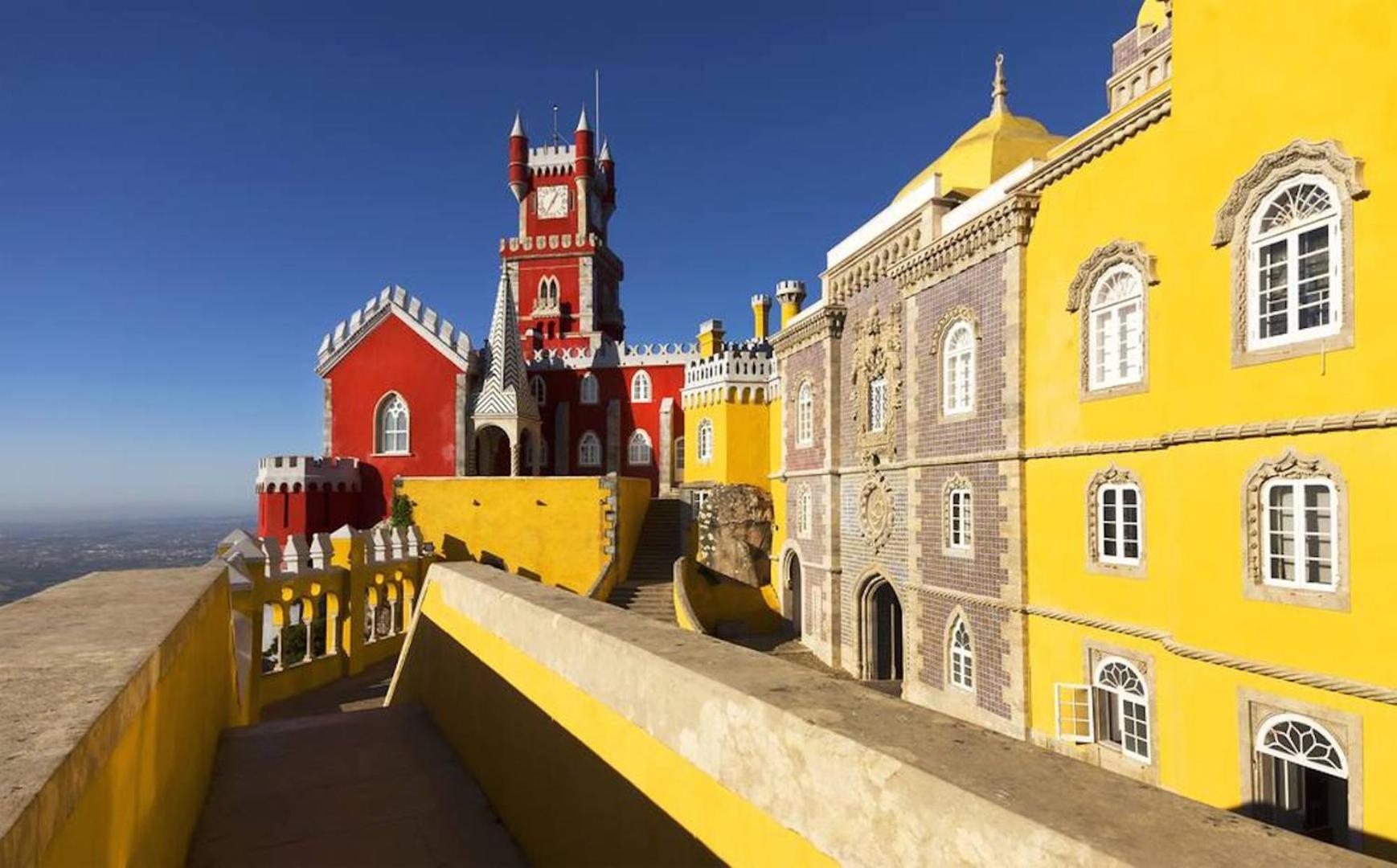 Azenhas do Mar Beach House