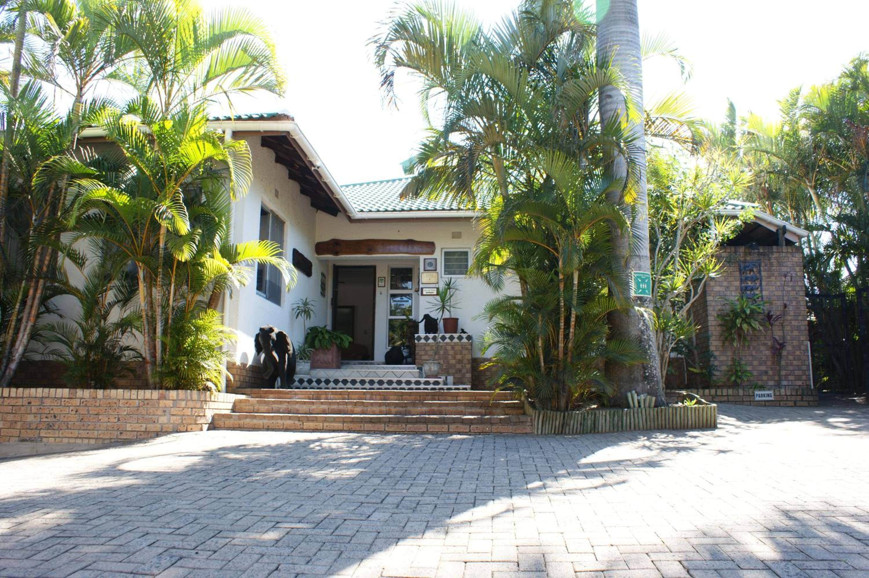 Hotel Bhangazi Lodge Bed & Breakfast - Image 1