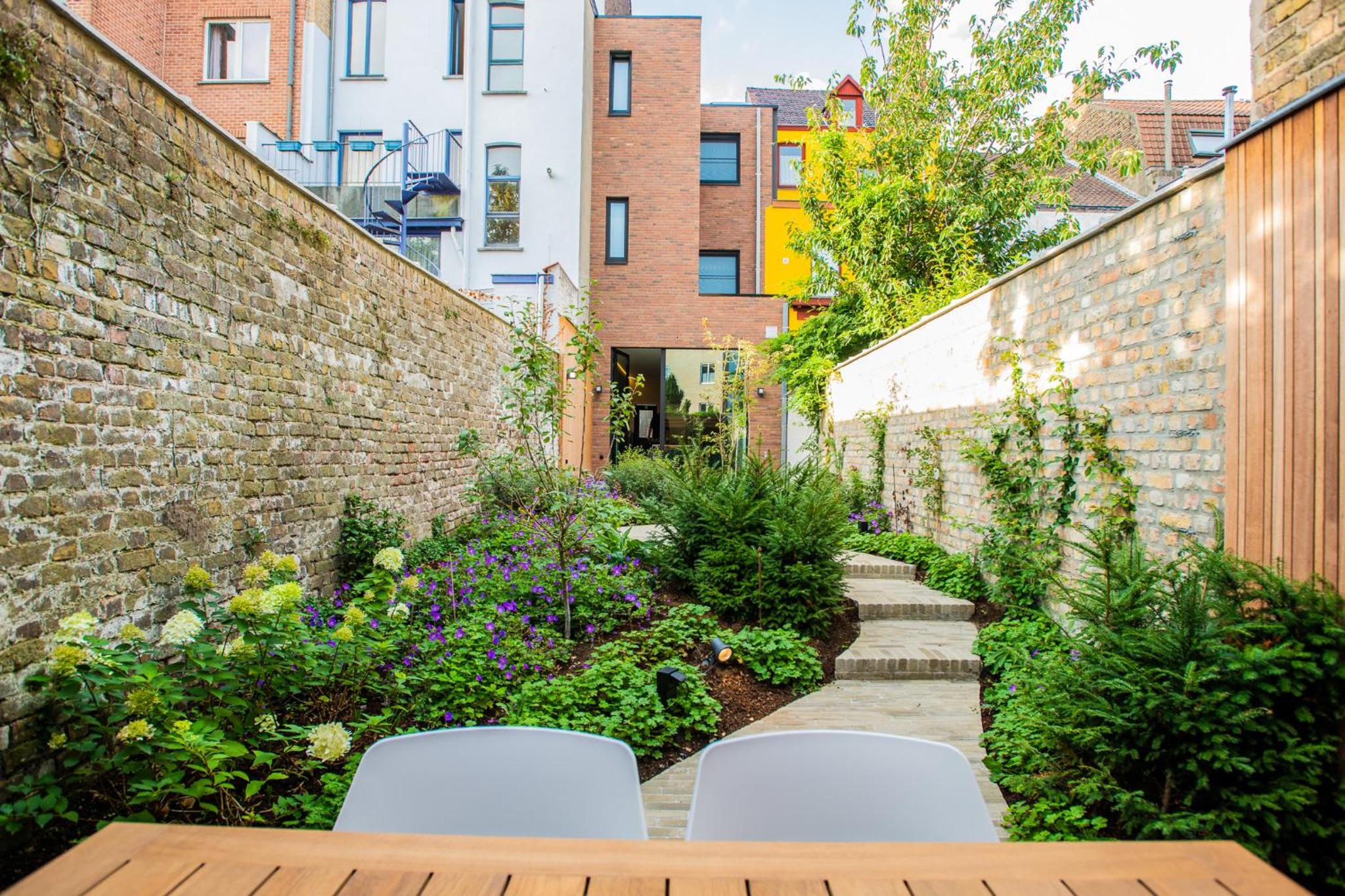 Blossom & Bloom - 3BR House with Garden near Centre