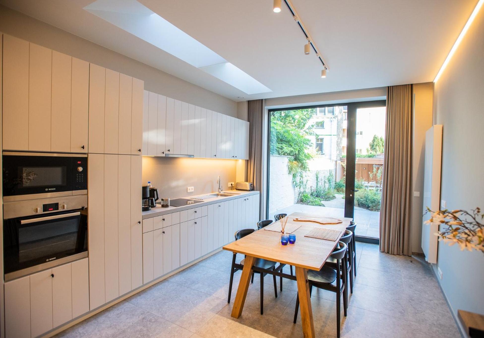 Blossom & Bloom - 3BR House with Garden near Centre