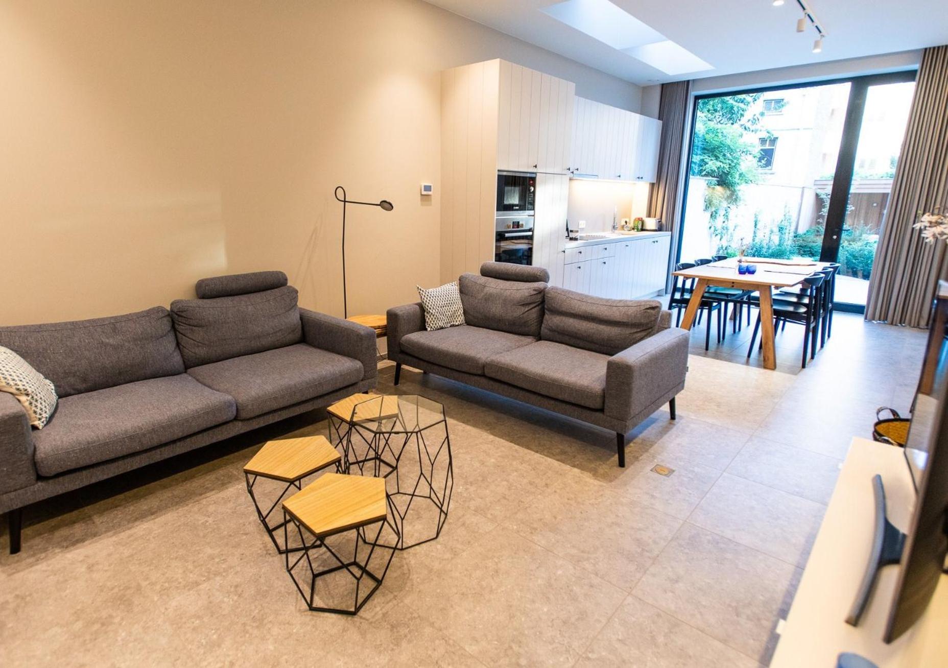 Blossom & Bloom - 3BR House with Garden near Centre