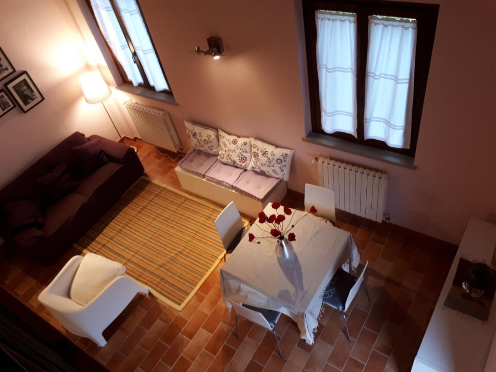 House in Montegridolfo view 3