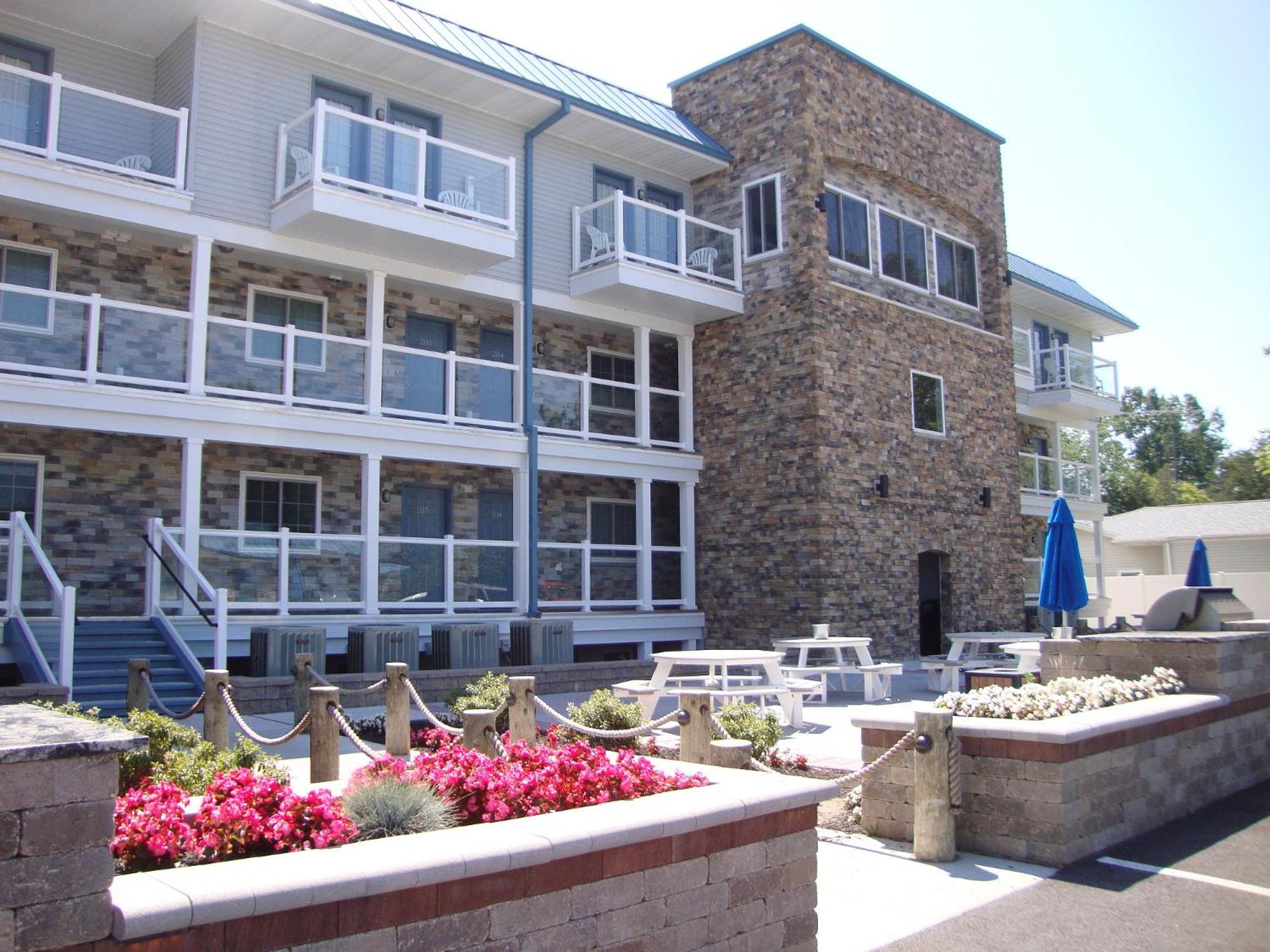 Put-in-Bay Waterfront Condo #105 view 2
