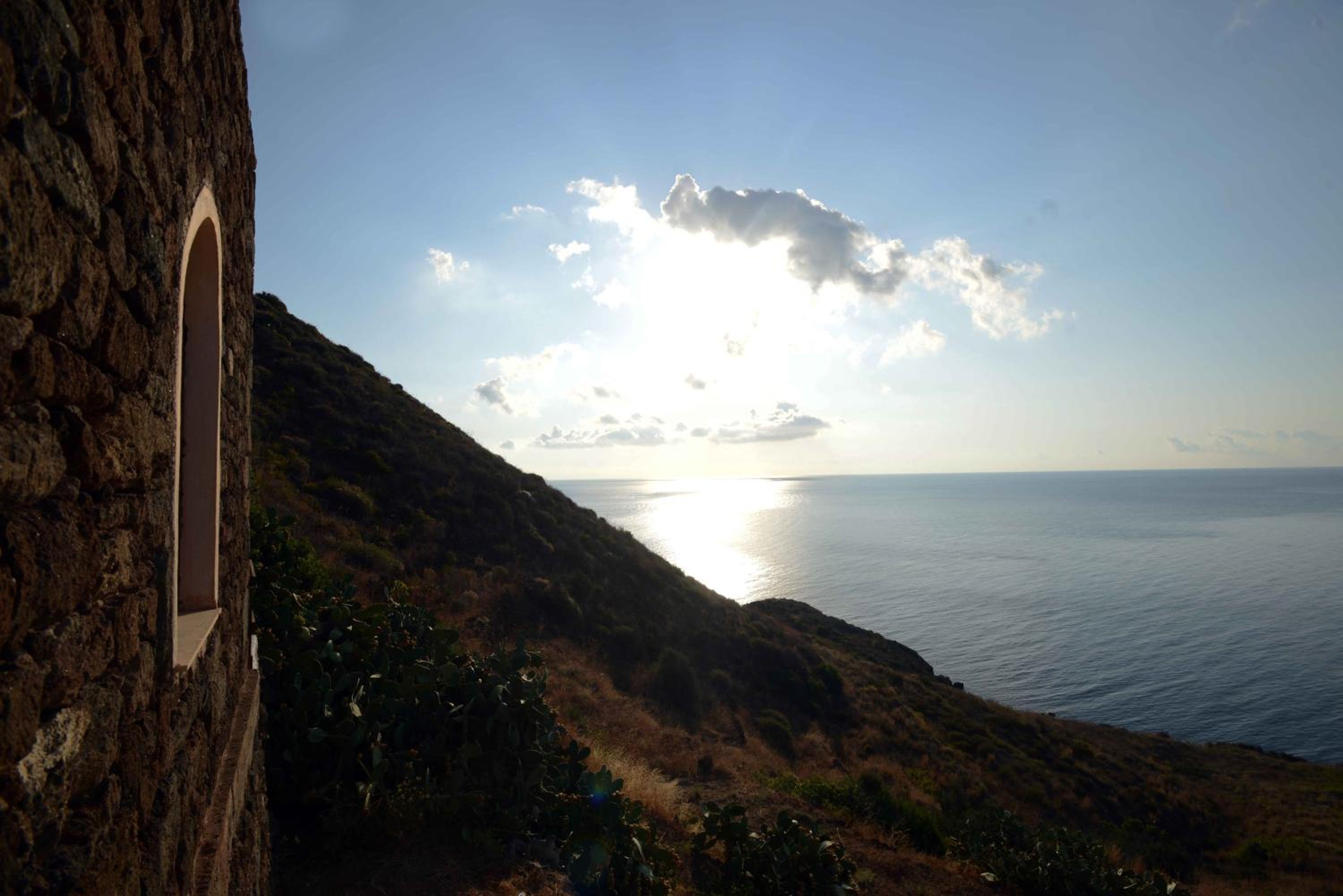 Dammuso Eurus, oasi di relax a Pantelleria