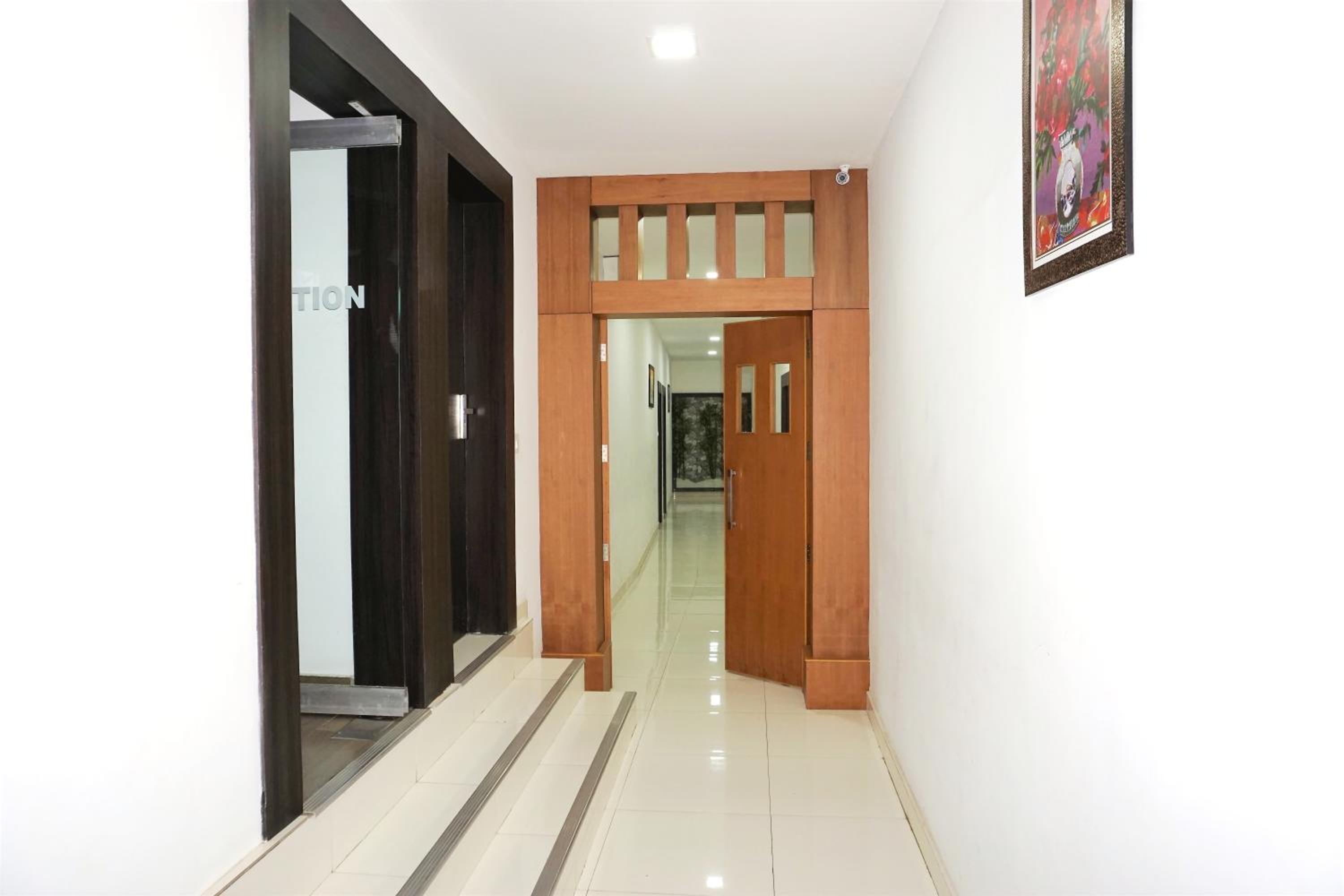 Cochin Vacations - Hotel Kochi Crown - Property Image 8