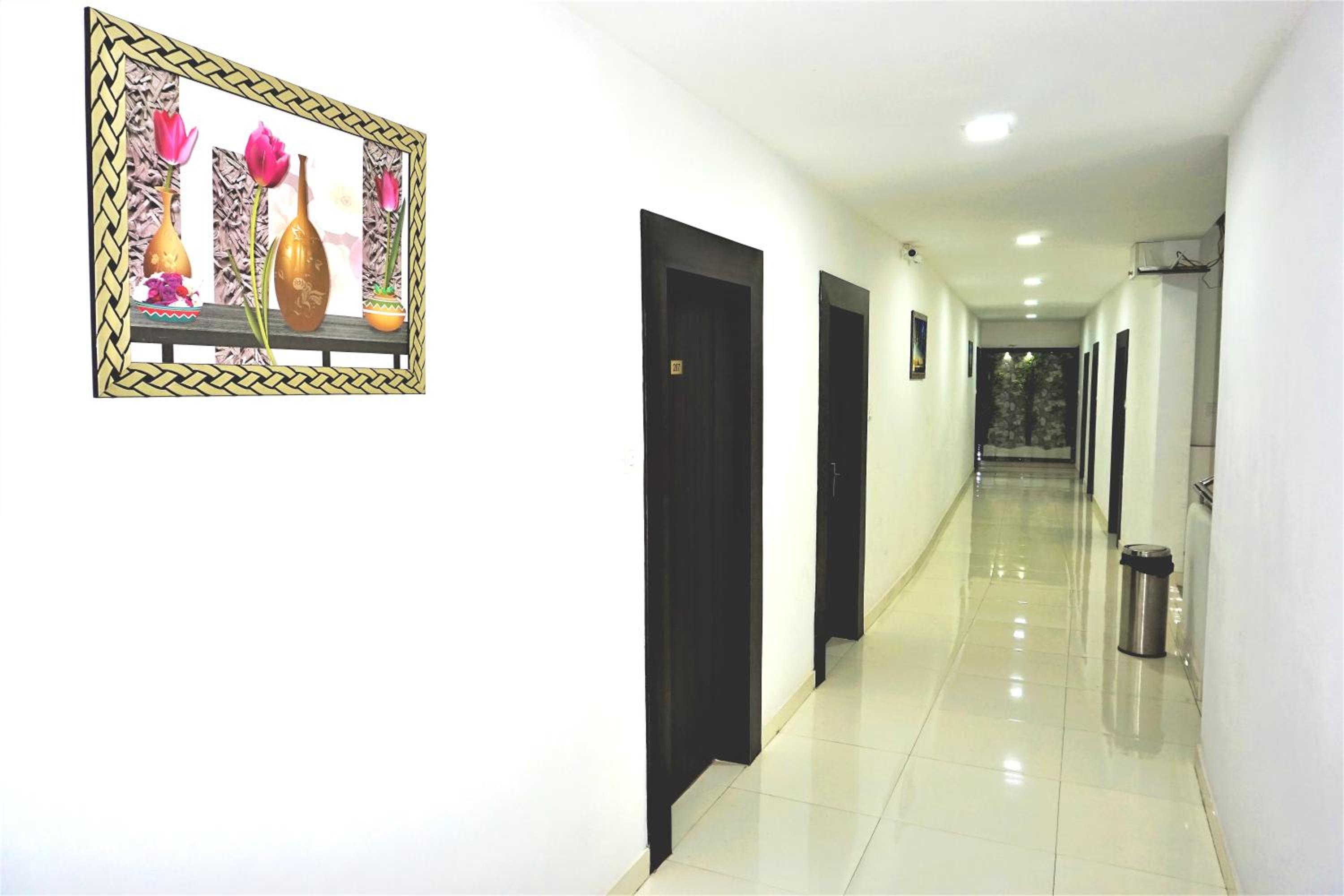 Cochin Vacations - Hotel Kochi Crown - Property Image 10