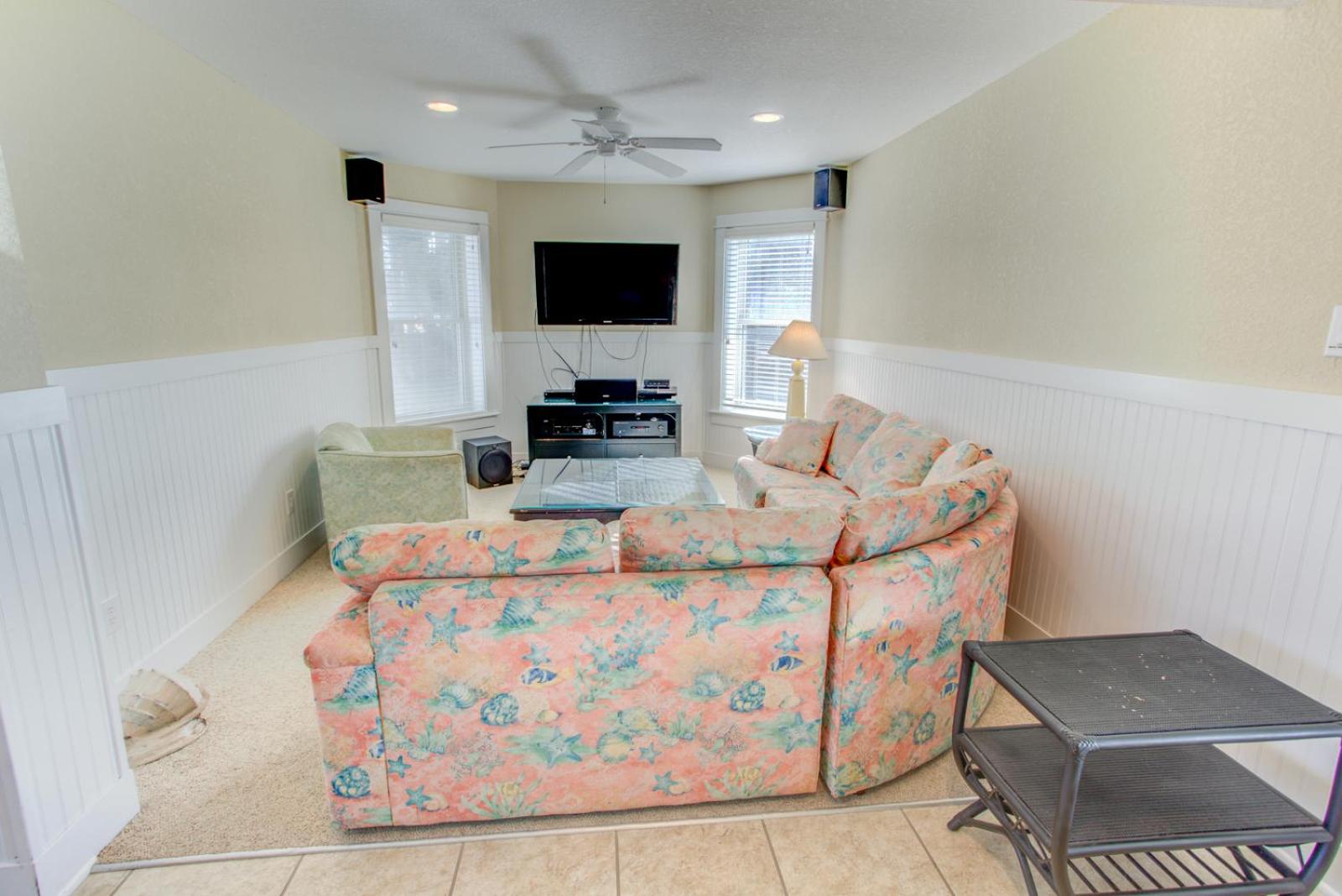 Sea Breeze - Corolla, Whalehead, Beach 50 Yds, Ocean View, Elevator, Pool Table, Foosball, Pool, Hot Tub
