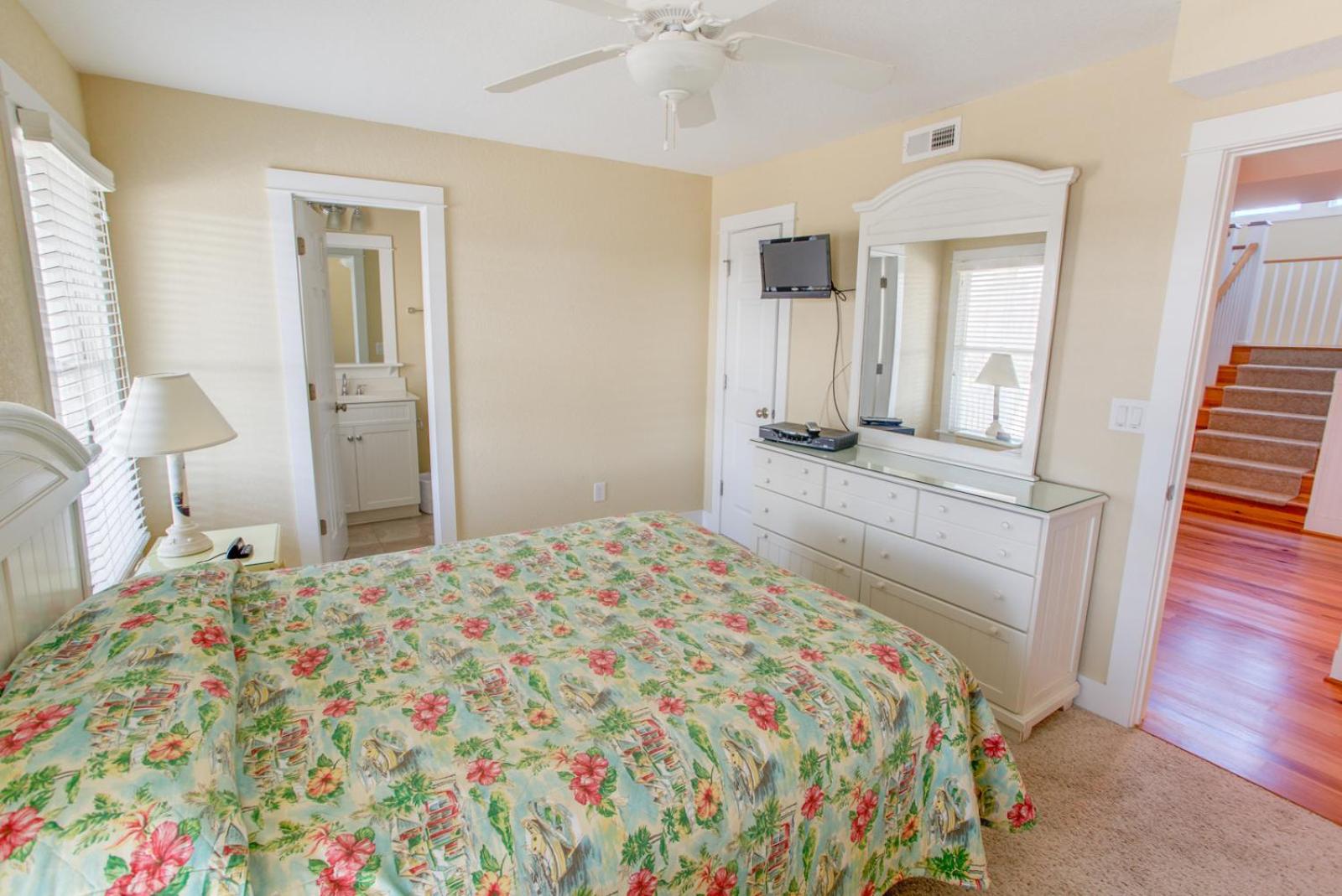Sea Breeze - Corolla, Whalehead, Beach 50 Yds, Ocean View, Elevator, Pool Table, Foosball, Pool, Hot Tub