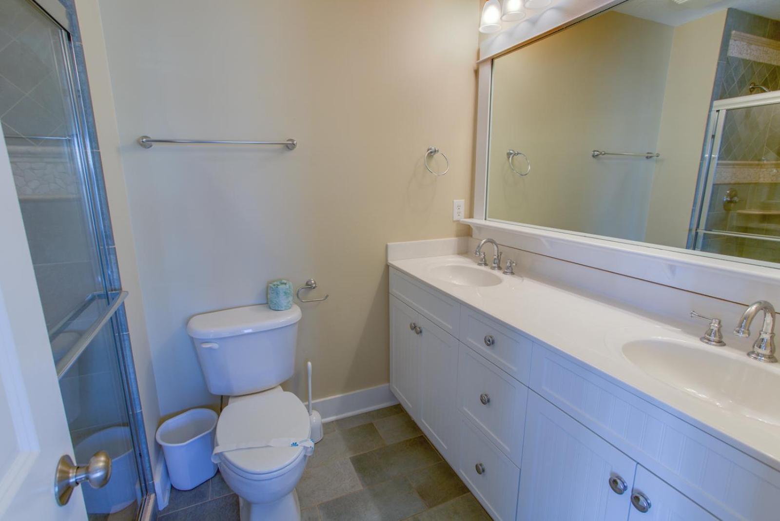 Sea Breeze - Corolla, Whalehead, Beach 50 Yds, Ocean View, Elevator, Pool Table, Foosball, Pool, Hot Tub