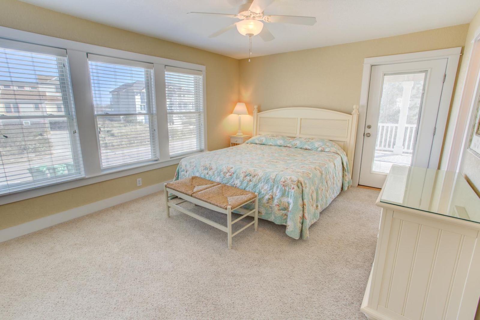 Sea Breeze - Corolla, Whalehead, Beach 50 Yds, Ocean View, Elevator, Pool Table, Foosball, Pool, Hot Tub