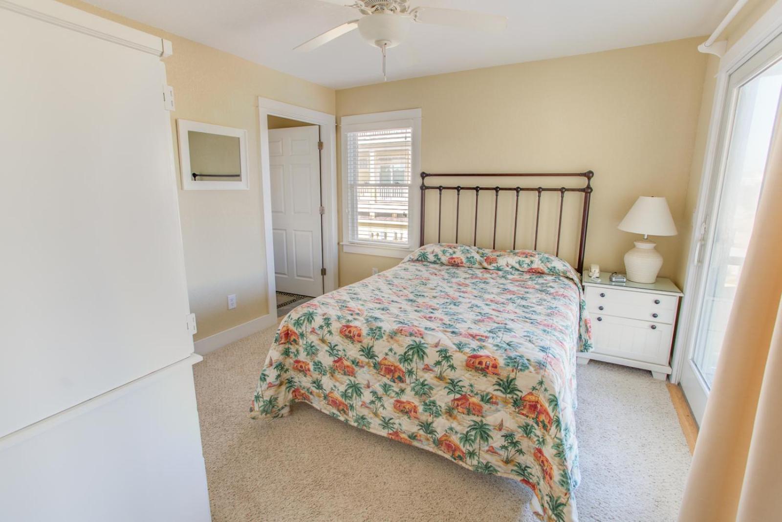 Sea Breeze - Corolla, Whalehead, Beach 50 Yds, Ocean View, Elevator, Pool Table, Foosball, Pool, Hot Tub