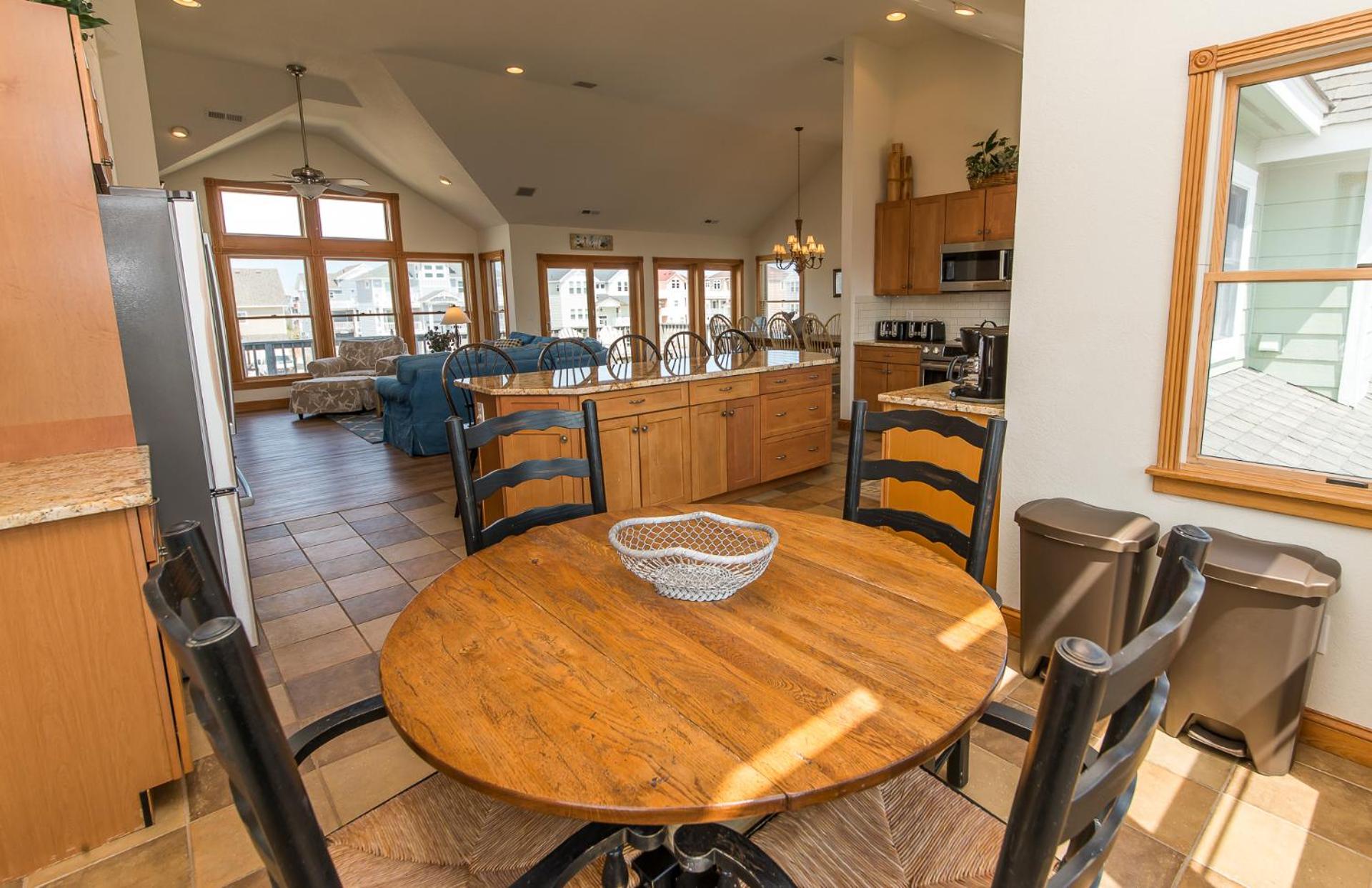 Carolina Getaway - Corolla, Ocean Sands, 150 Yds to Beach, Pool, Hot Tub, Pool Table, Arcade Game